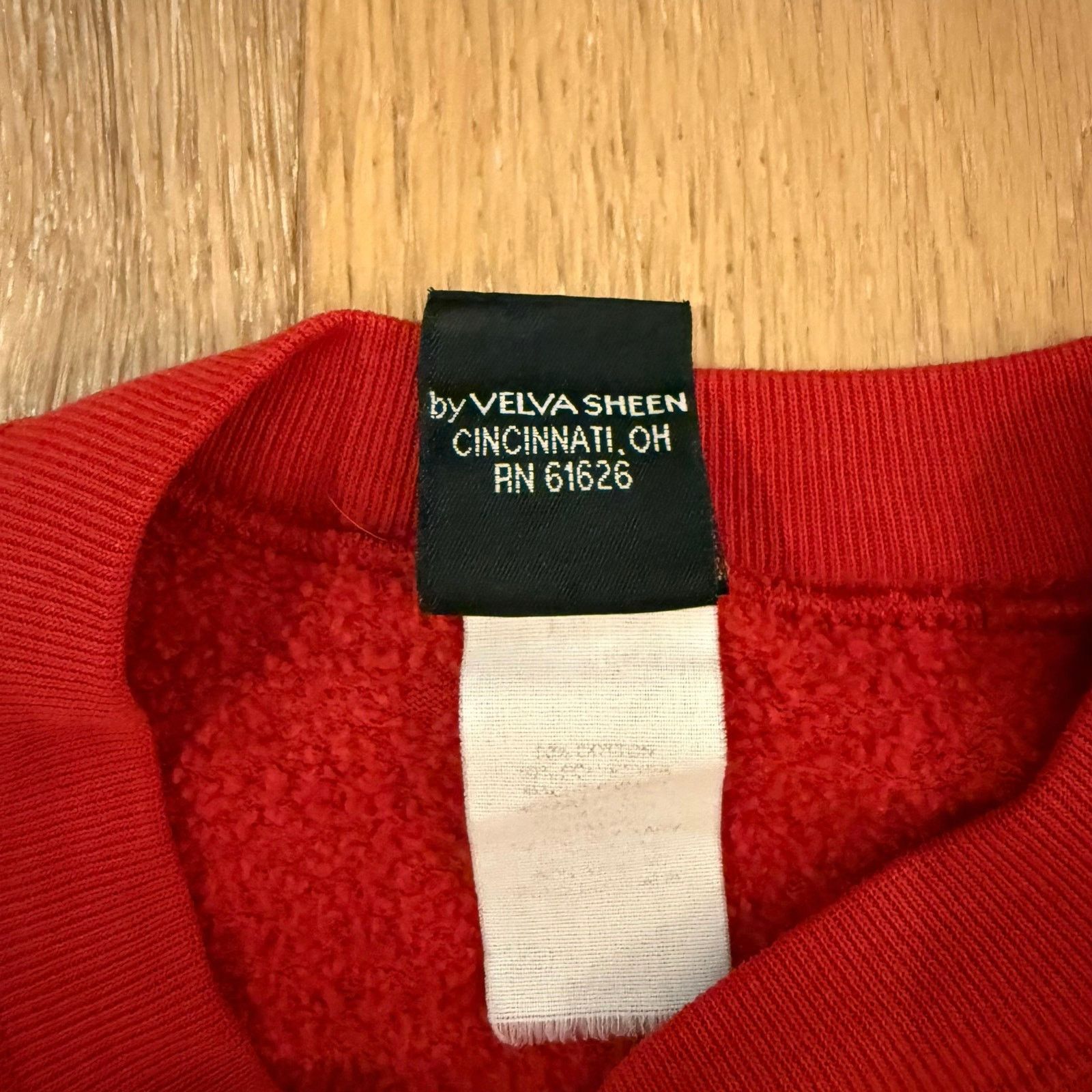Mickey Unlimited Vintage 1980s Mickey Mouse Embroidered Red Crewneck – Size L Size US L / EU 52-54 / 3 - 5 Thumbnail