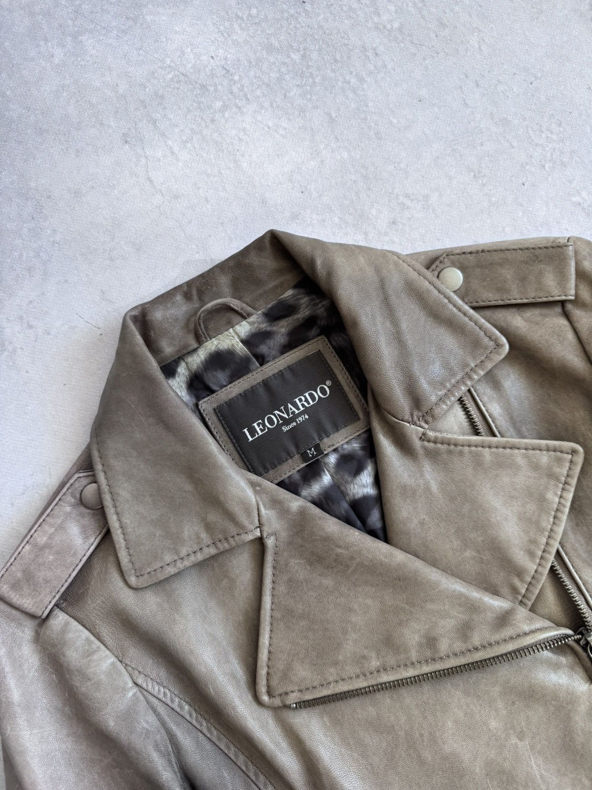 Other Vintage Leonardo Women’s Leather Biker Jacket Italy Designer Size M / US 6-8 / IT 42-44 - 6 Thumbnail