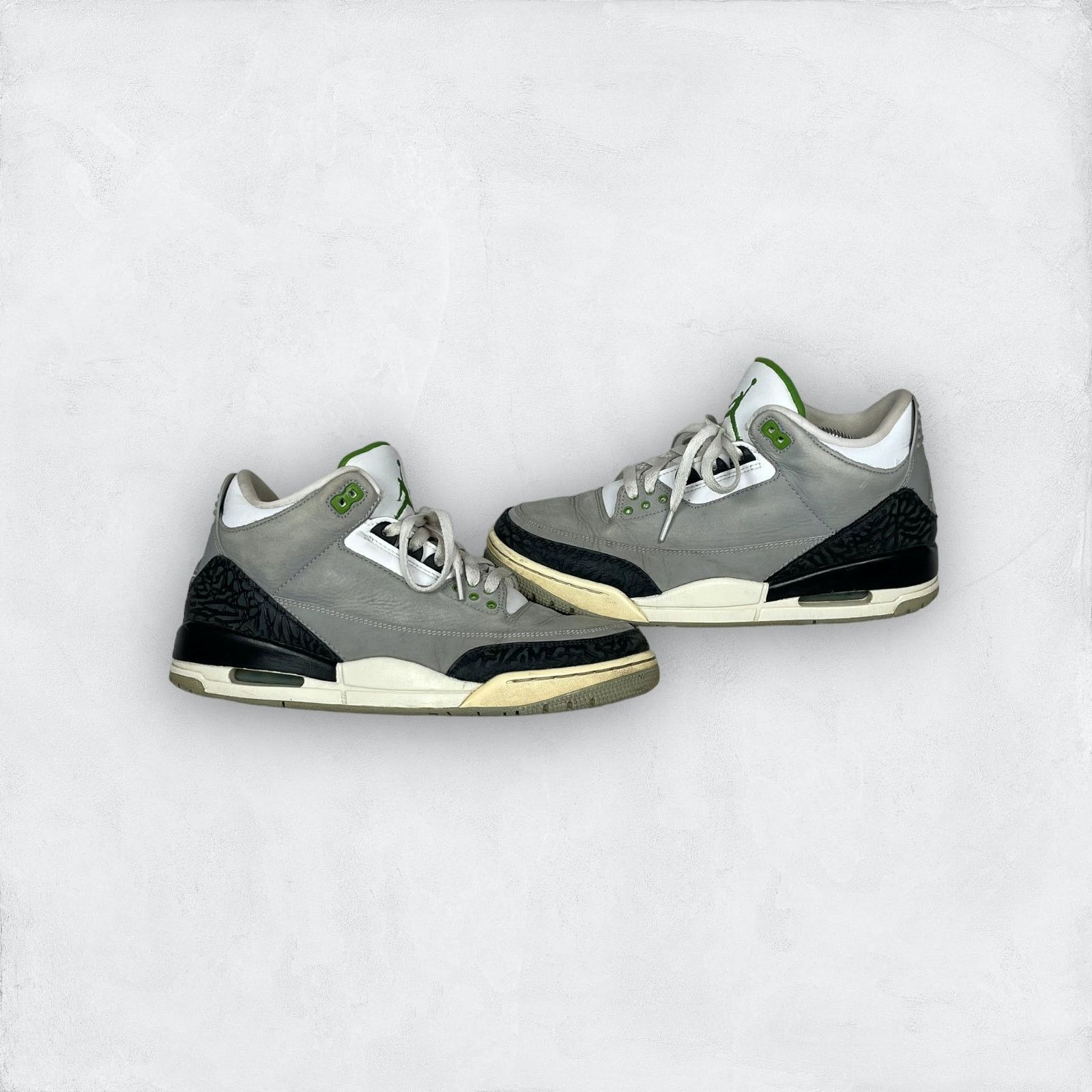 Jordan Brand Air Jordan 3 Retro Chlorophyll 136064-006 Men Basketball 9.5 Size US 9.5 / EU 42-43 - 1 Thumbnail