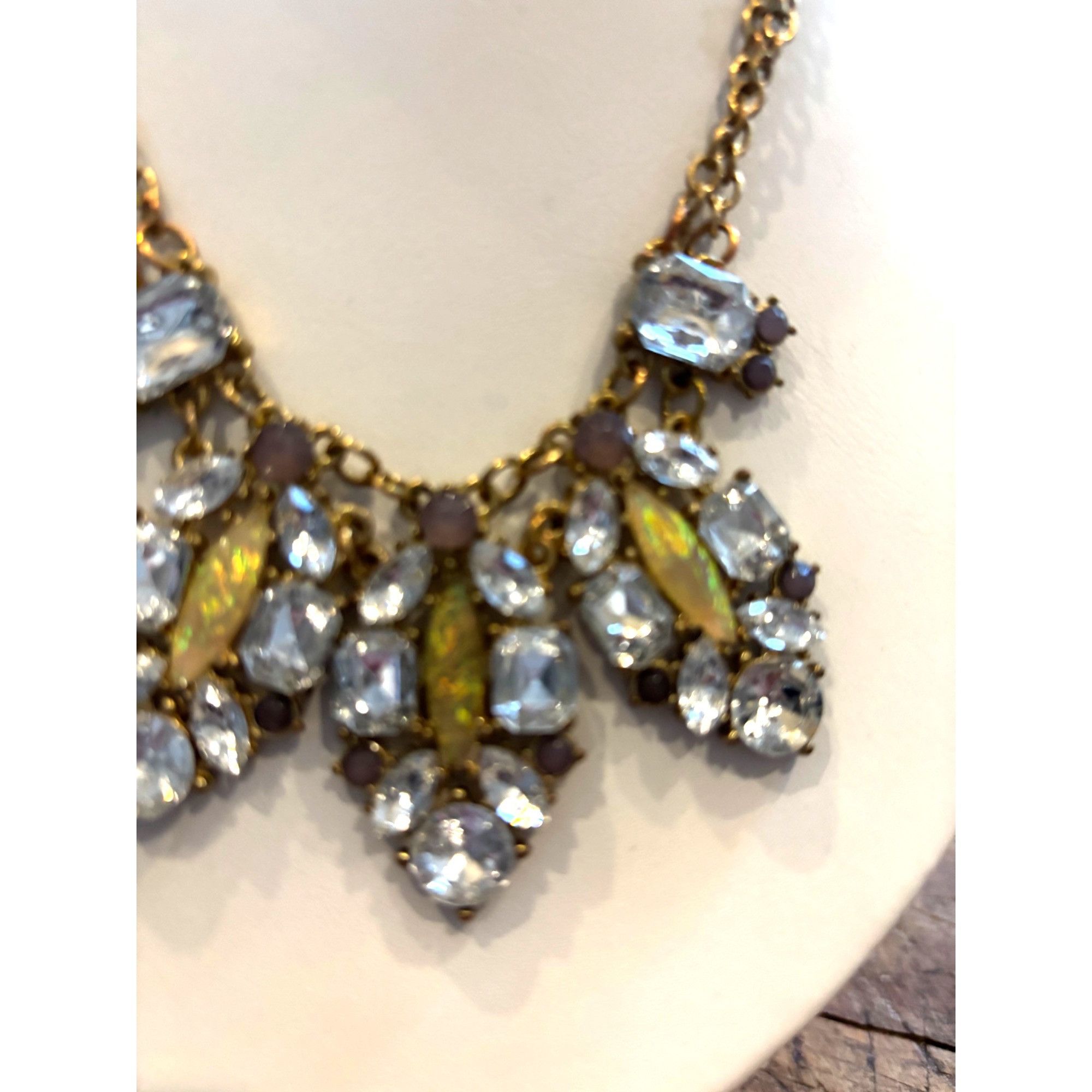 Other Vintage Statement Rhinestone Necklace With Gold Chain & Crys Size ONE SIZE - 2 Thumbnail