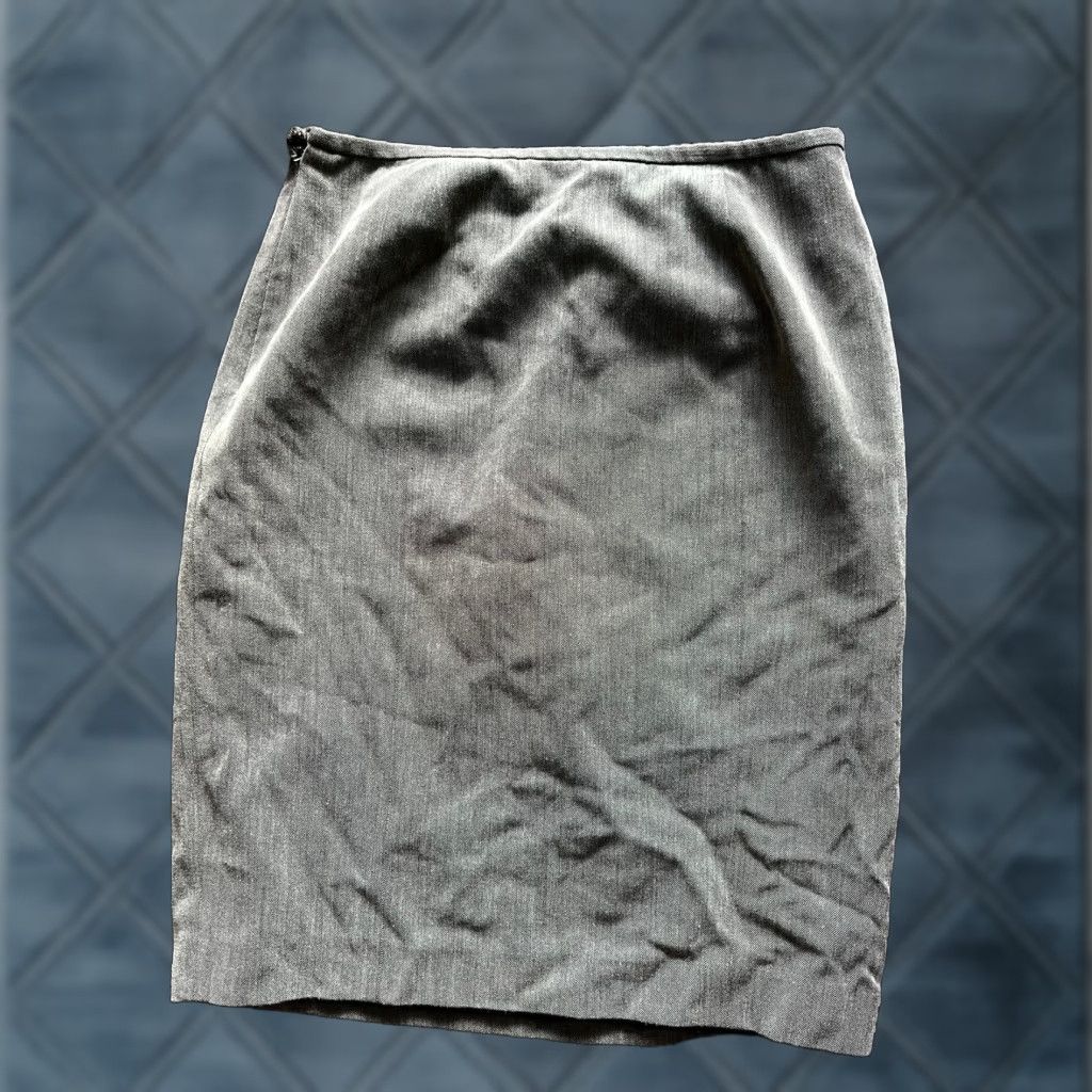 Calvin Klein Calvin Klein Women's Gray Pencil Skirt Size 6, Lined, Back Slit, Knee Length, Vintage No, Regular, Wool? Size 28" / US 6 / IT 42 - 1 Thumbnail