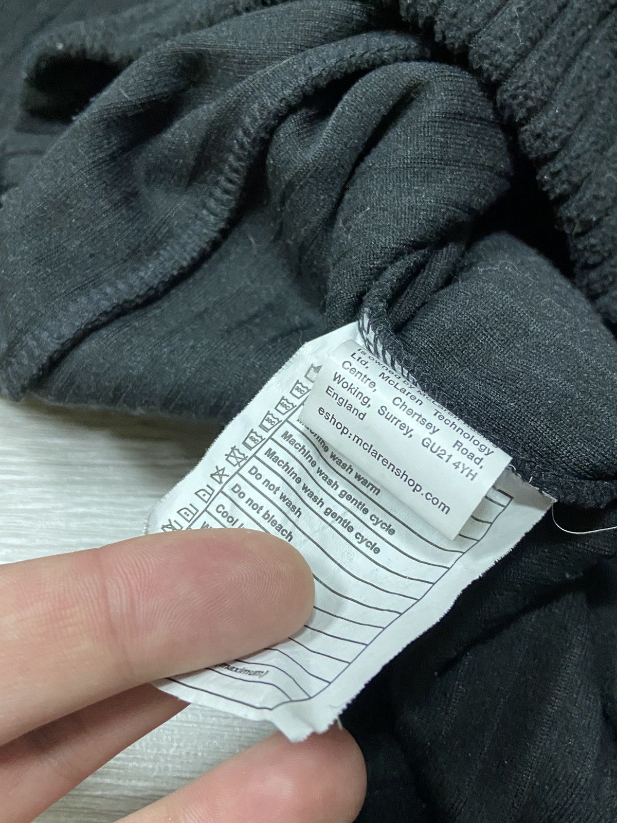 Hugo Boss Vintage Hugo Boss Vodafone McLaren Mercedes Half Zip Sweater Size US L / EU 52-54 / 3 - 7 Thumbnail