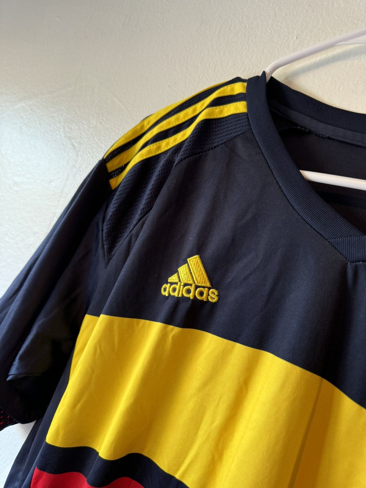 Adidas Adidas Climacool Colombia Soccer Jersey #10 James Medium Size US M / EU 48-50 / 2 - 3 Thumbnail