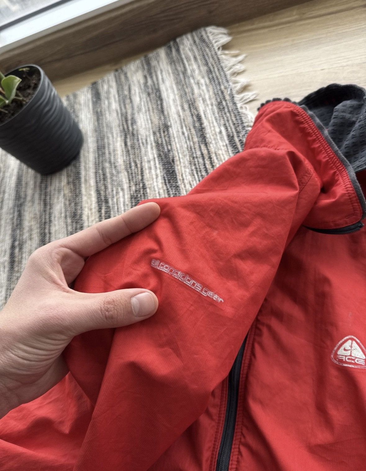 Nike ACG × Vintage Vintage Nike ACG 90 light nylon red jacket Size US M / EU 48-50 / 2 - 7 Thumbnail