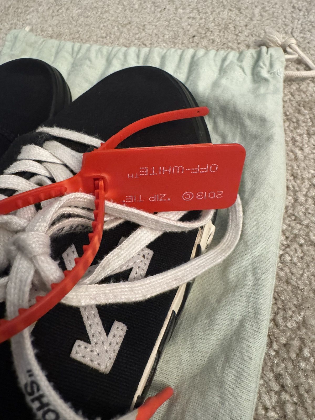 Off-White OFF WHITE VULCANISED LOW (UPDATED STRIPES) - 43 Size US 10 / EU 43 - 6 Thumbnail