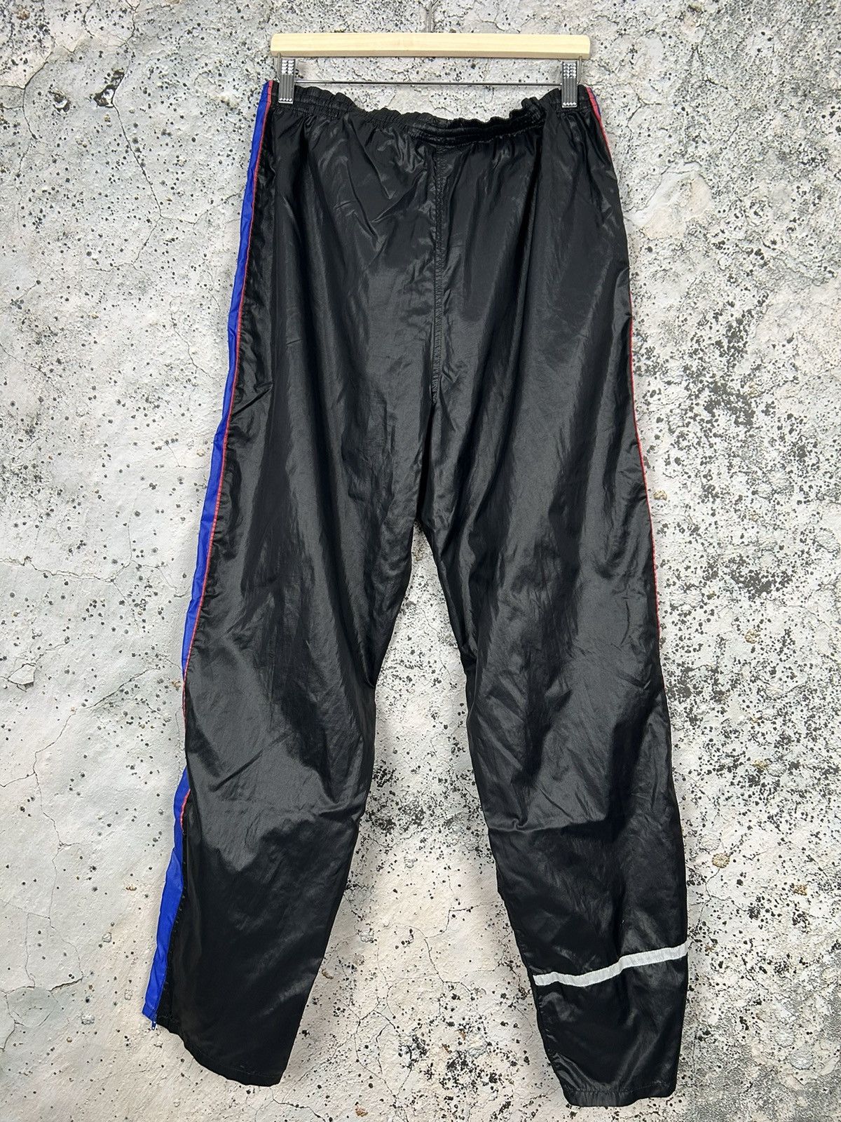 Asics Vintage Asics Sweatpants Nylon Gorpcore Drill Streetwear 90s Size US 36 / EU 52 - 4 Thumbnail
