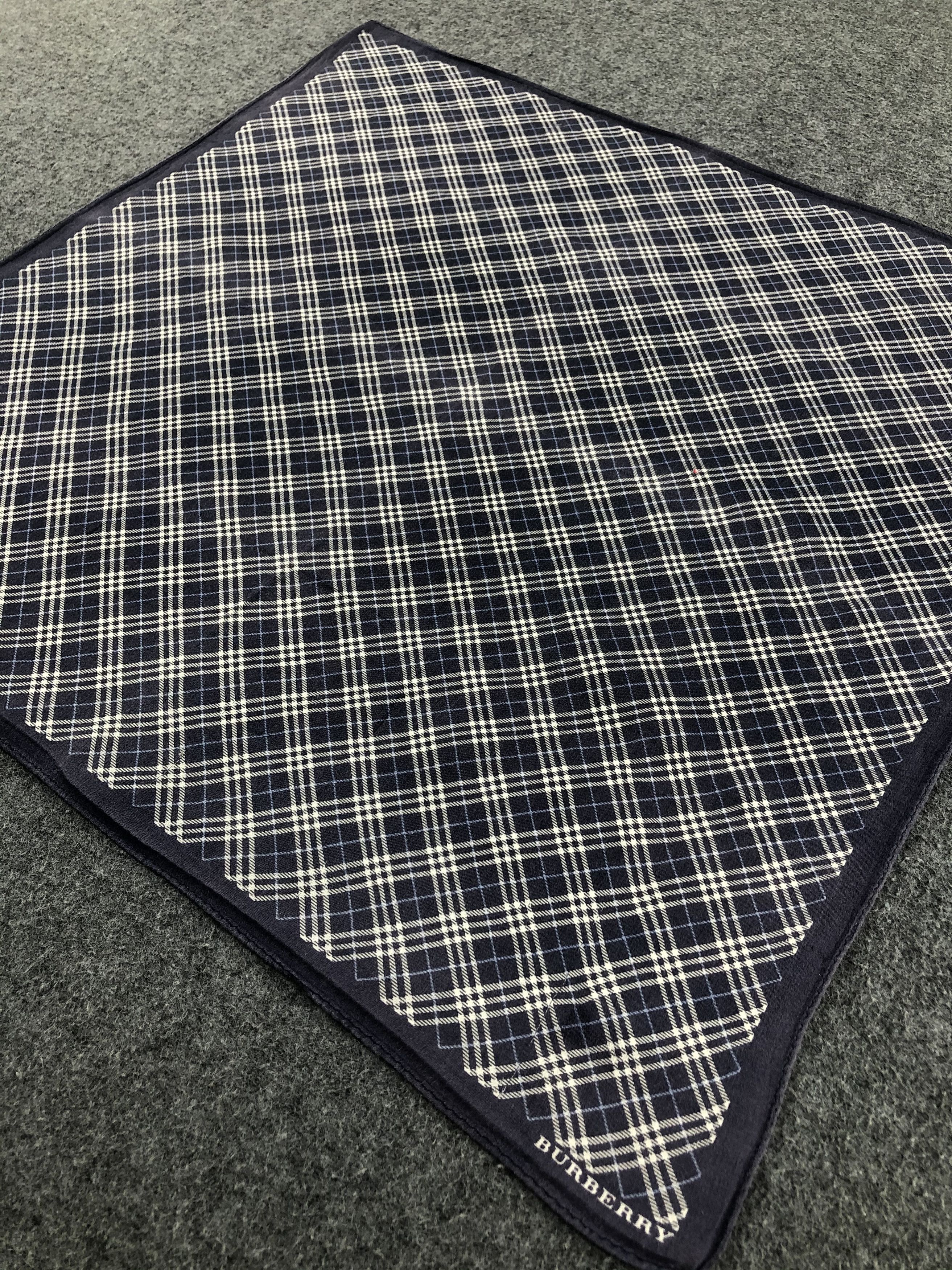 Burberry Burberry Handkerchief / Bandana / Neckerchief Size ONE SIZE - 4 Thumbnail