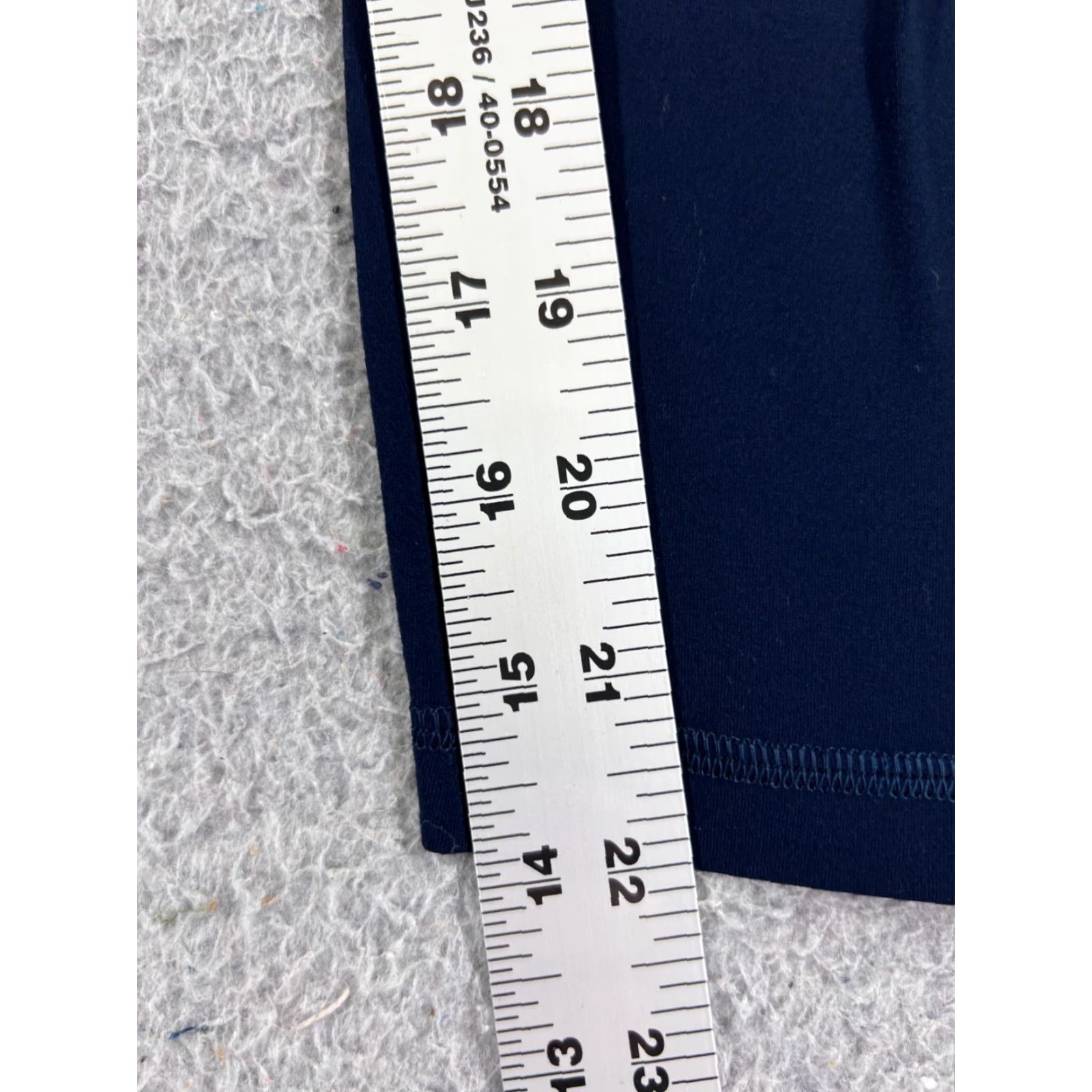 Lululemon Lululemon Pants Womens 4 Black Blue Nulu Colour Block High-Rise Crop 23" Pants Womens 4 Black Blue Nulu Colour Block High-Rise Crop 23" Size 27" / US 4 / IT 40 - 6 Thumbnail