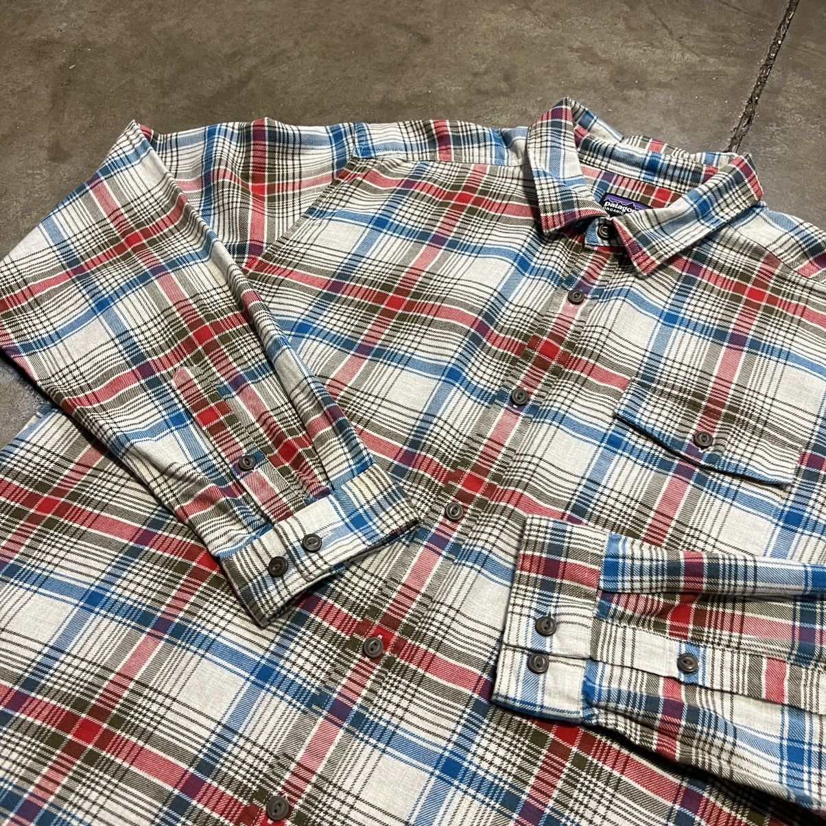 Patagonia Patagonia Organic Cotton Plaid Flannel Button Up Shirt Size US XL / EU 56 / 4 - 4 Thumbnail