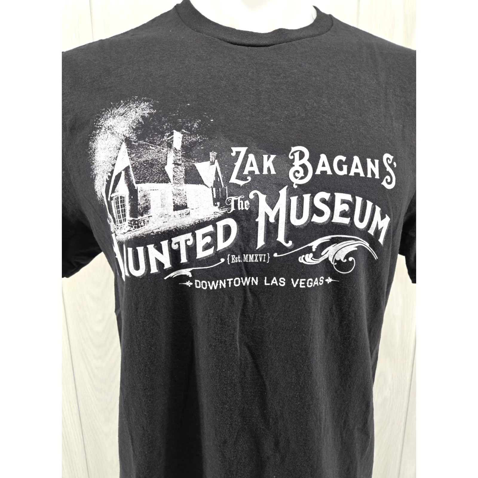 Vintage Zak Bagans Haunted Museum Las Vegas Black Large T-shirt Ghost Adventures Men XL Size US L / EU 52-54 / 3 - 3 Thumbnail