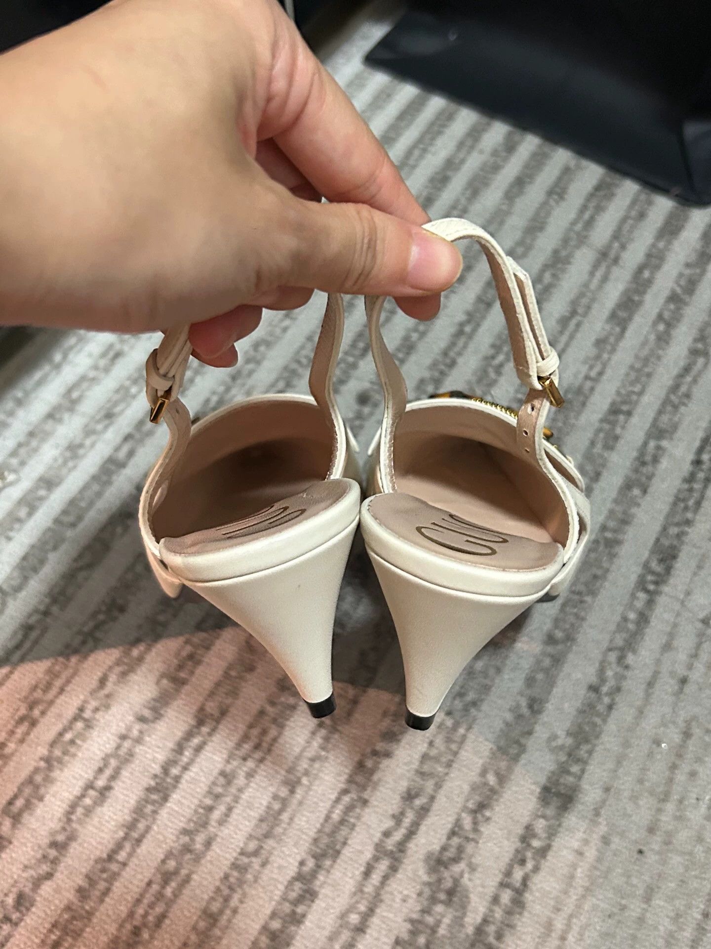 Gucci GUCCI pointed toe buckle cone heel white 37 Size US 6.5 / IT 36.5 - 3 Thumbnail