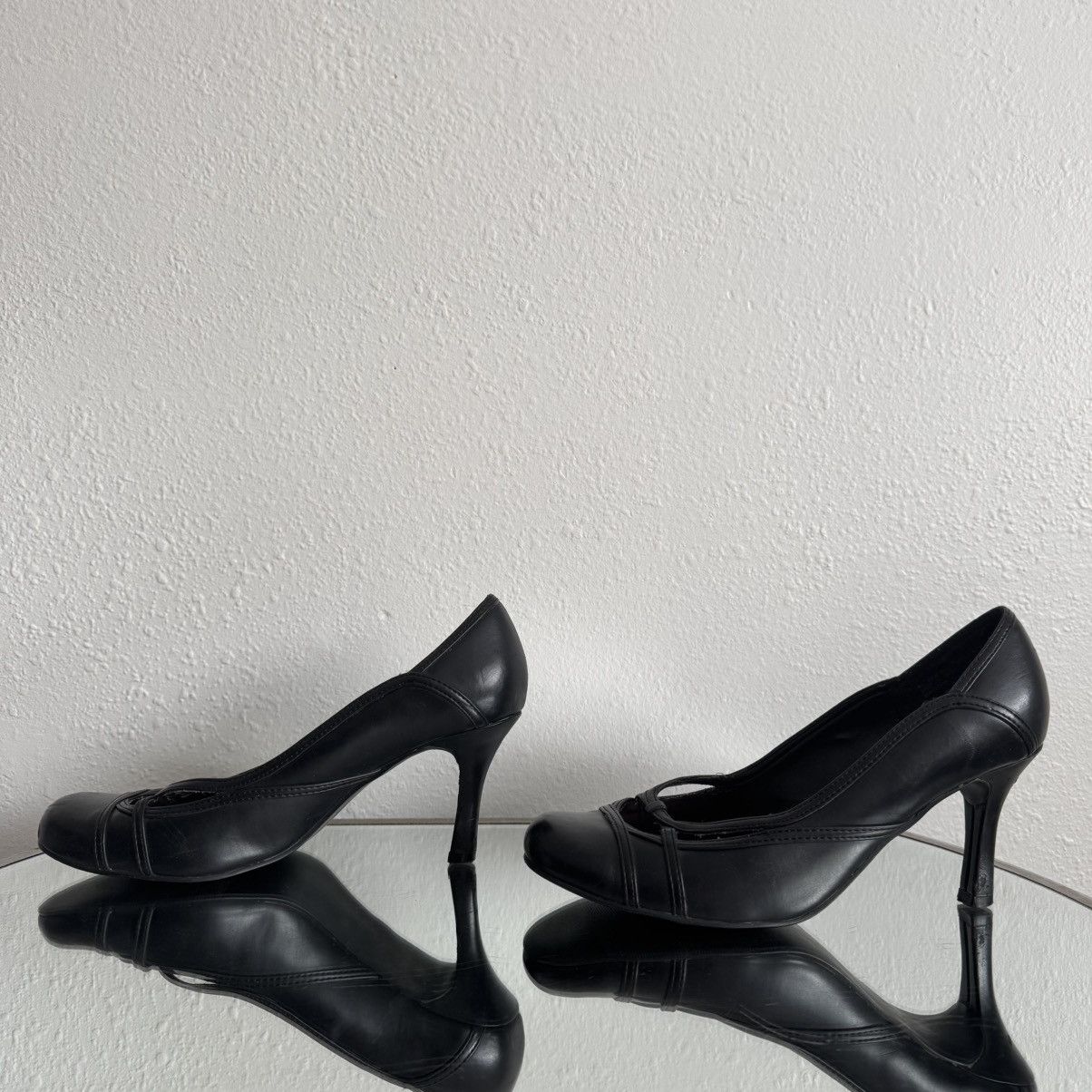 Other XHILARATION Vintage Y2K Black Faux Leather Preppy Pump Heels Size US 8.5 / IT 38.5 - 8 Thumbnail