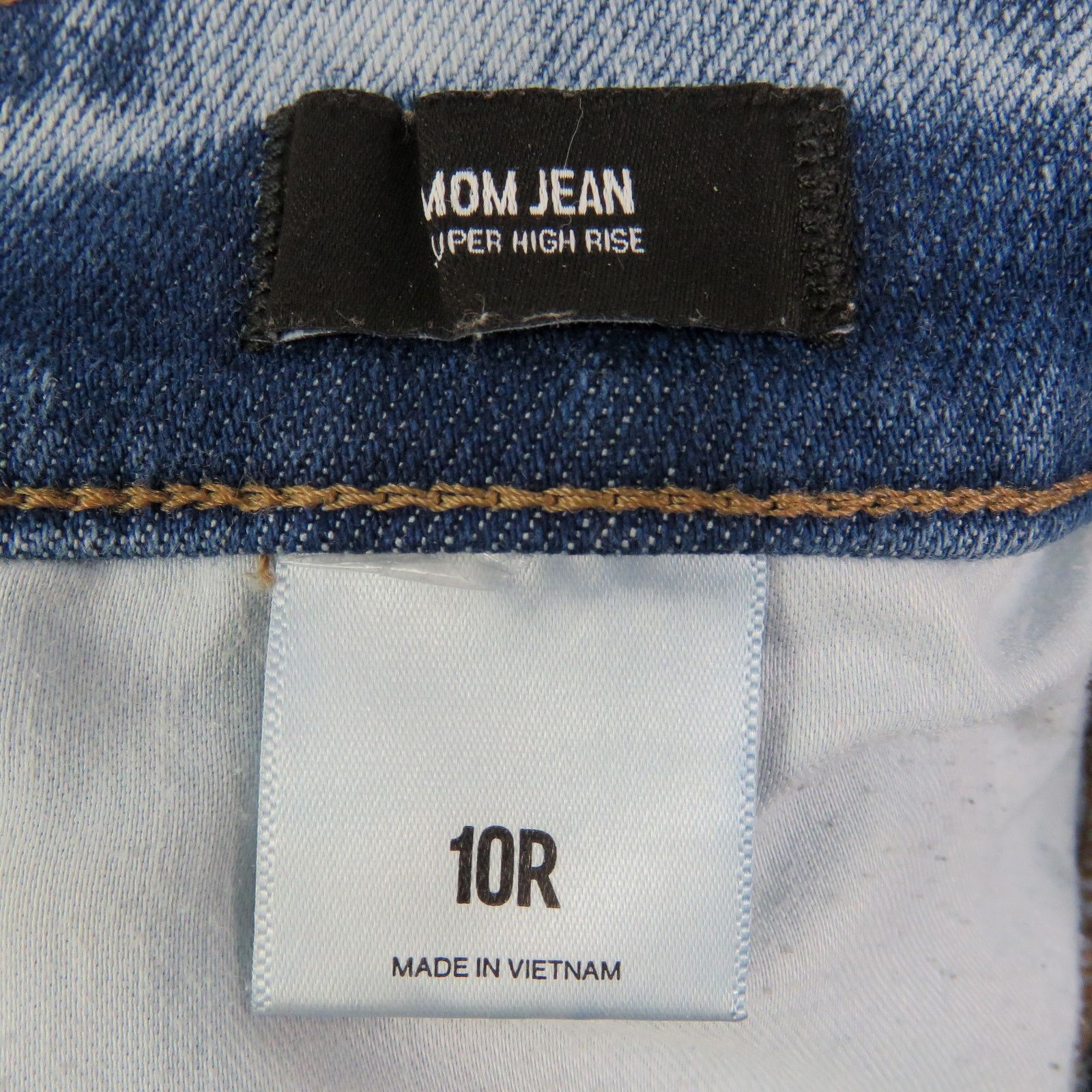 Express Express Super High Rise Mom Jean Size 10 Straight Leg Jeans Size 32" / US 10 / IT 46 - 8 Thumbnail