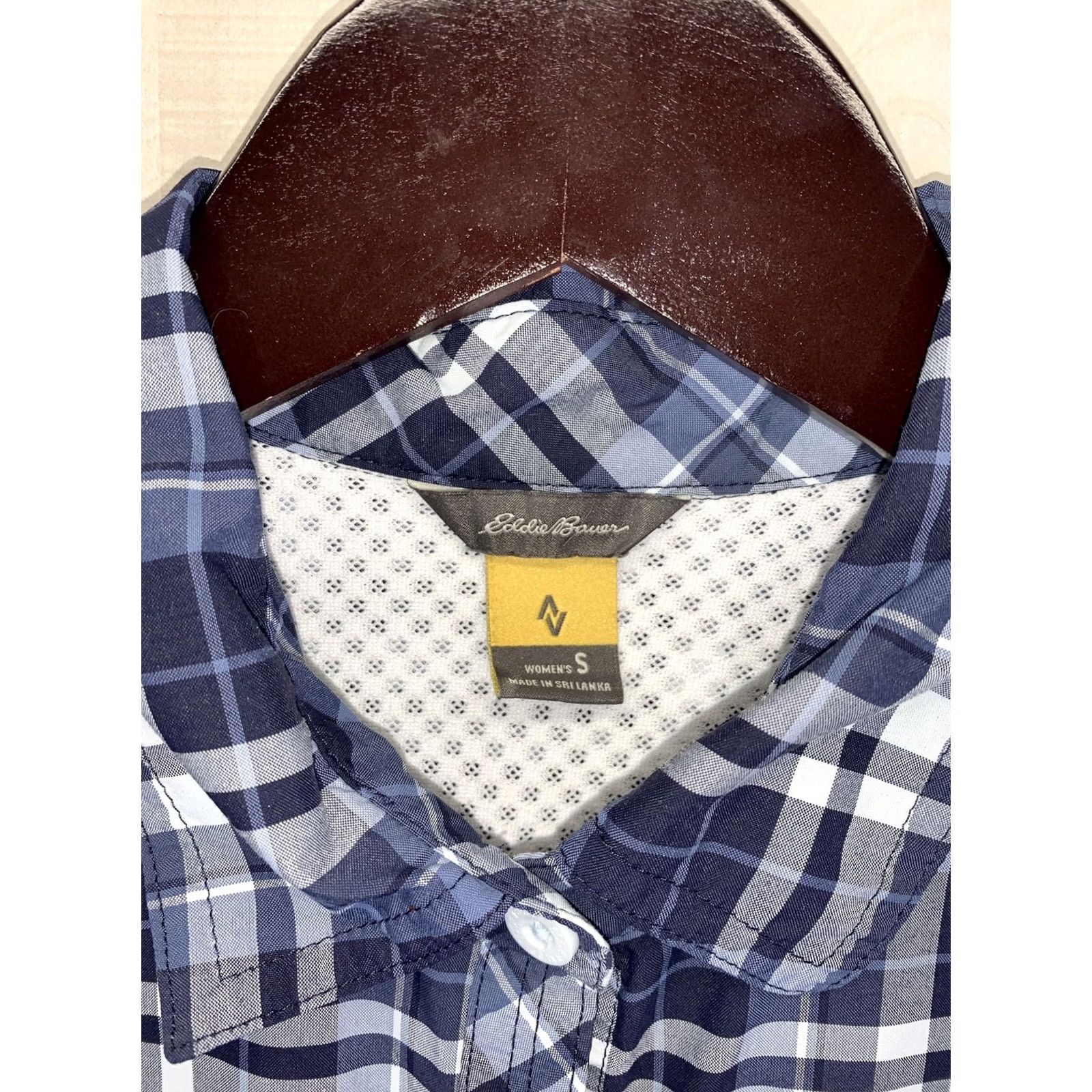 Eddie Bauer Eddie Bauer Womens Blue Plaid Nylon Button Front Tank Top Sz S-6515 Shirt Womens S Blue Plaid Nylon Button Front Tank Top Size S / US 4 / IT 40 - 2 Thumbnail