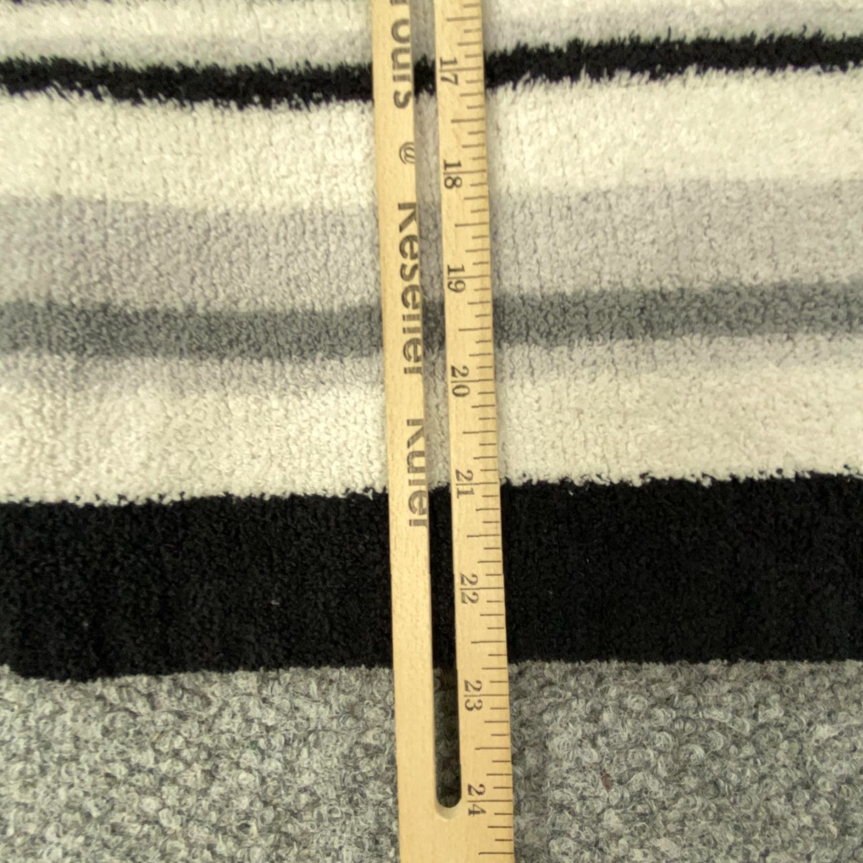 Vintage St Johns Bay Sweater Womens Medium Black Gray White Striped V-Neck Pullover Soft Size M / US 6-8 / IT 42-44 - 6 Thumbnail