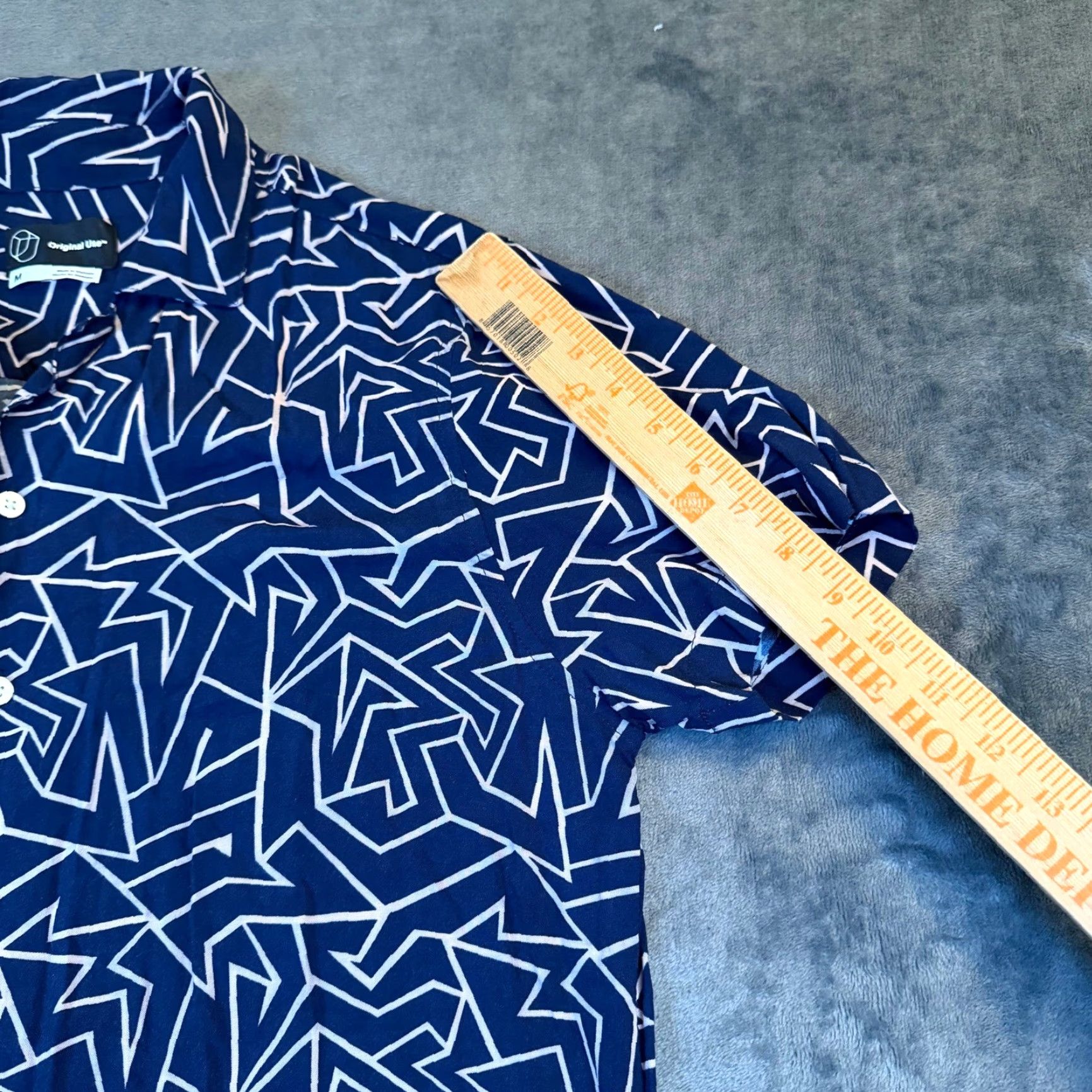 Vintage Original Use Geometric Button-Down Shirt Mens Medium Blue Short Sleeve Rayon Size US M / EU 48-50 / 2 - 6 Thumbnail