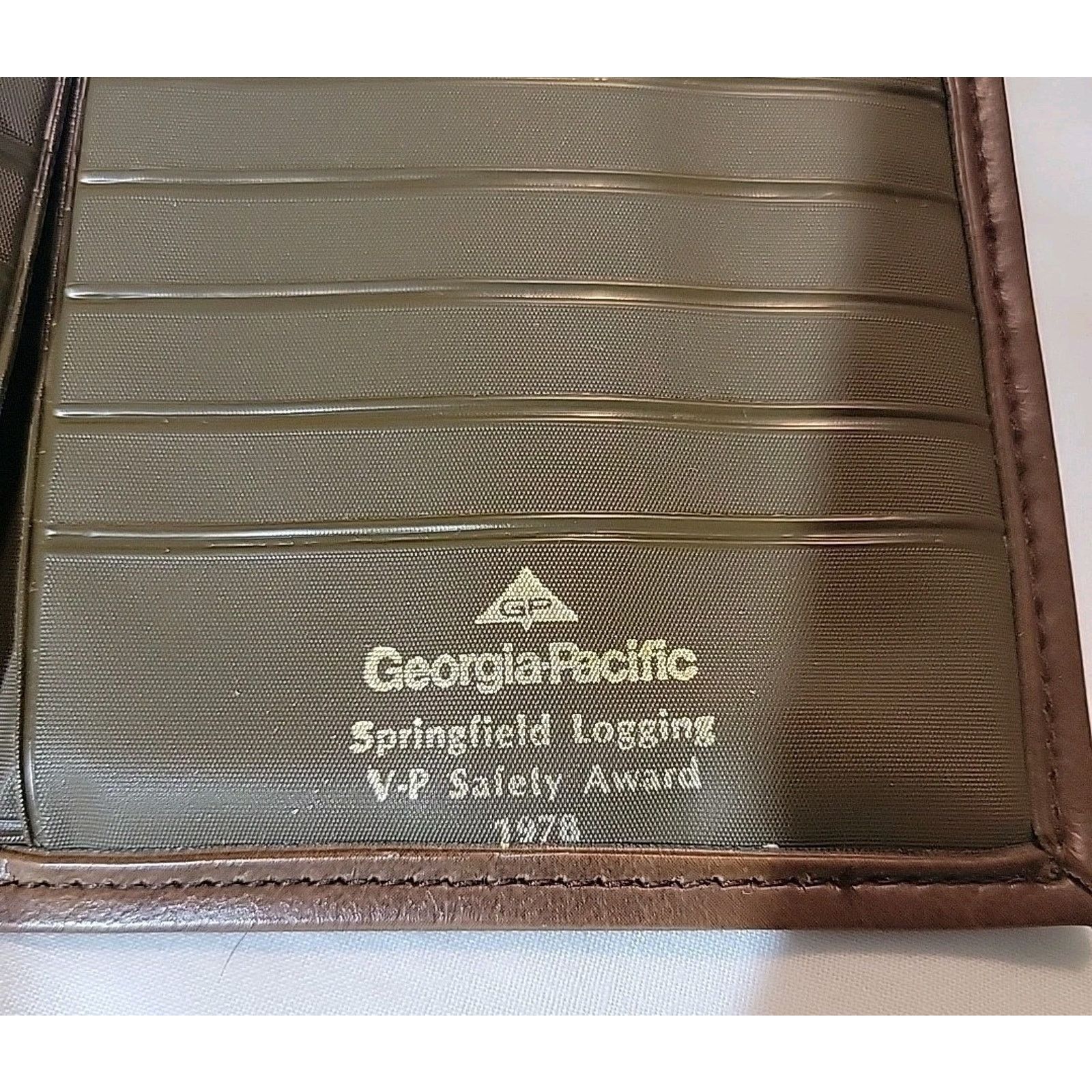 Other 1978 Georgia Pacific Wallet Springfield Logging Safety Award Size ONE SIZE - 4 Thumbnail