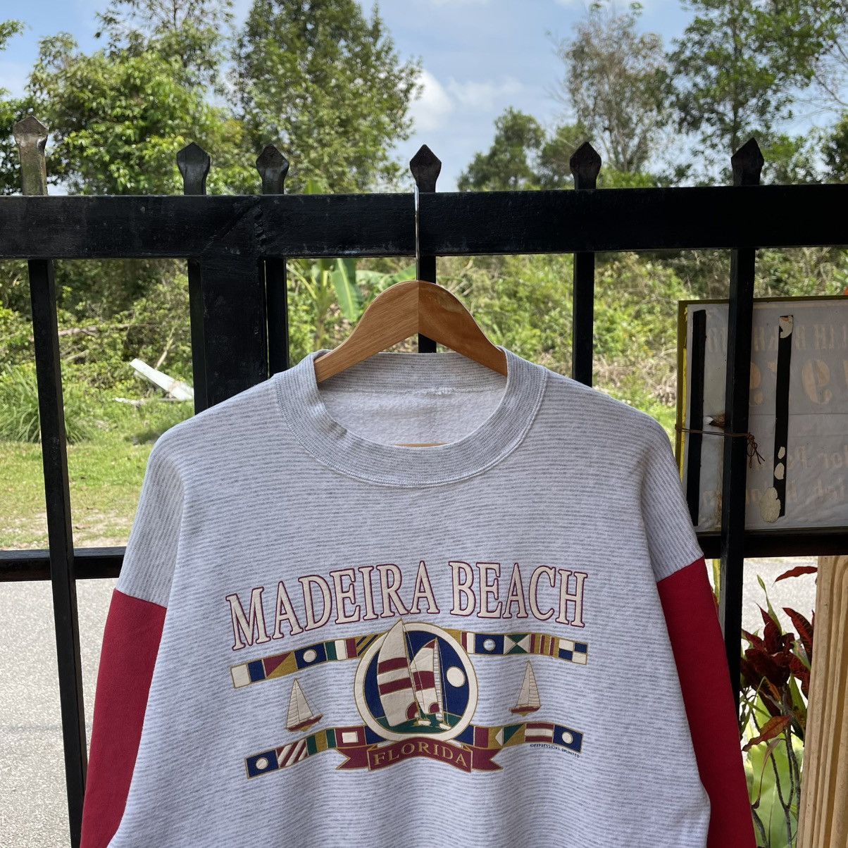 Vintage 🔥Vintage 90s Madeira Beach Florida Two Tone Sweatshirts Size US M / EU 48-50 / 2 - 4 Thumbnail