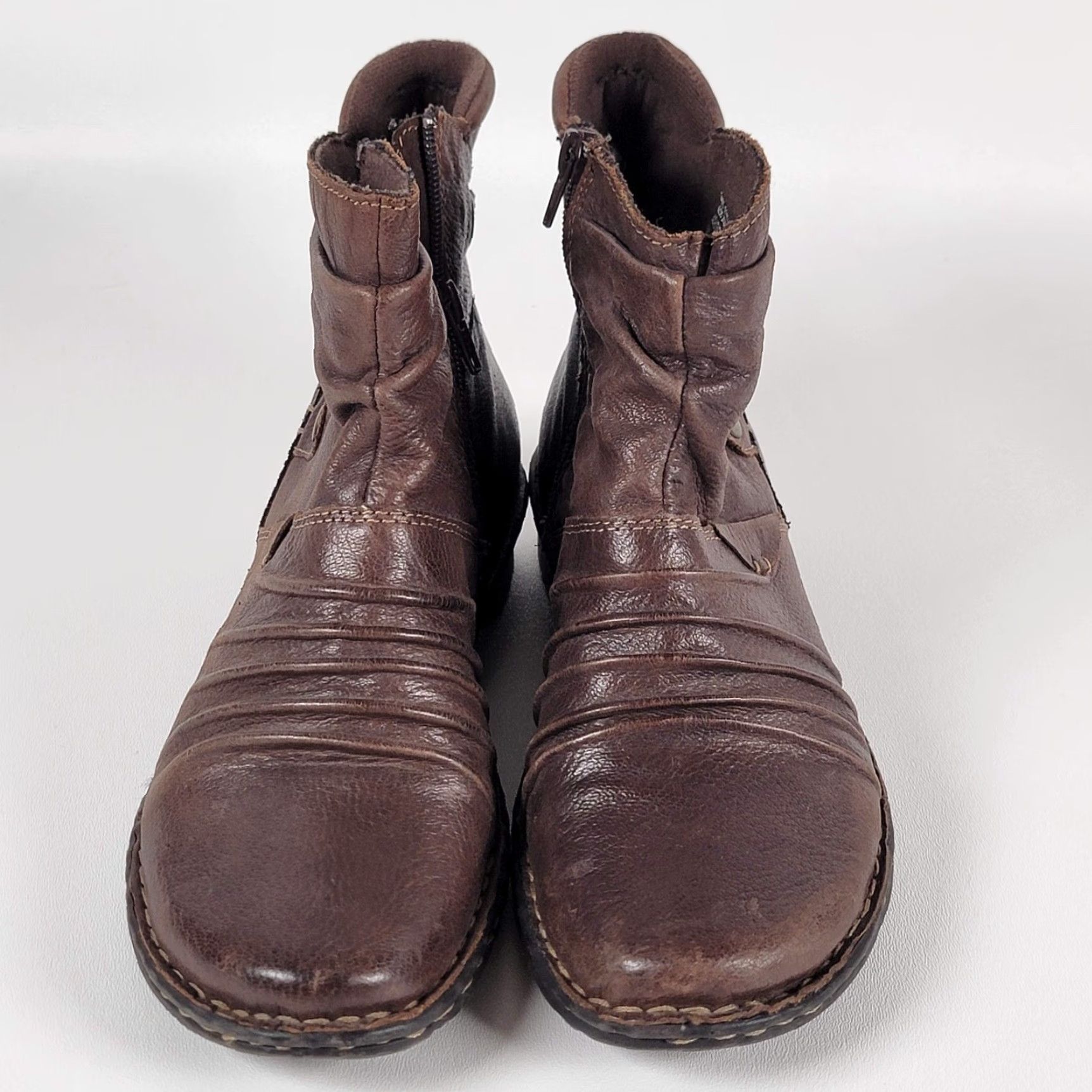 Vintage Bass Women's Size 9 M Brown Pleated Leather Ankle Booties Boots Size US 9 / IT 39 - 2 Thumbnail