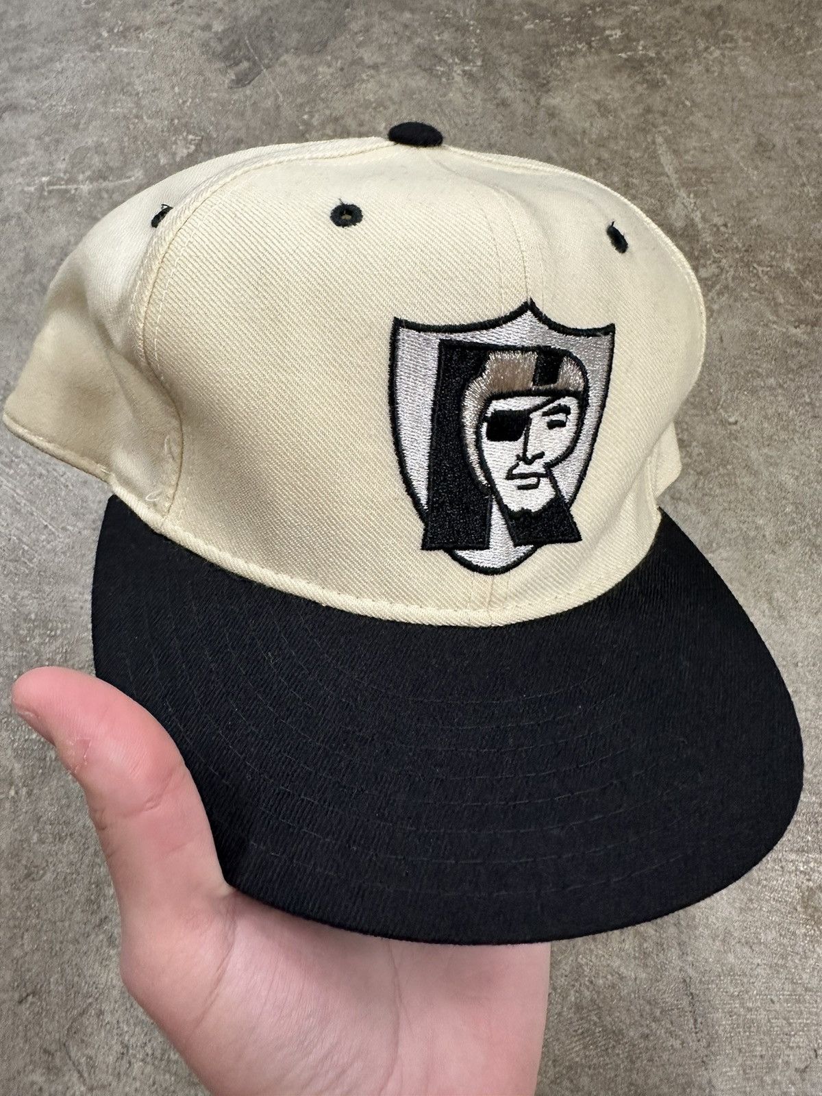New Era Vintage 90s New Era Pro Model Oakland Raiders 7 1/2 Fitted Size ONE SIZE - 2 Thumbnail