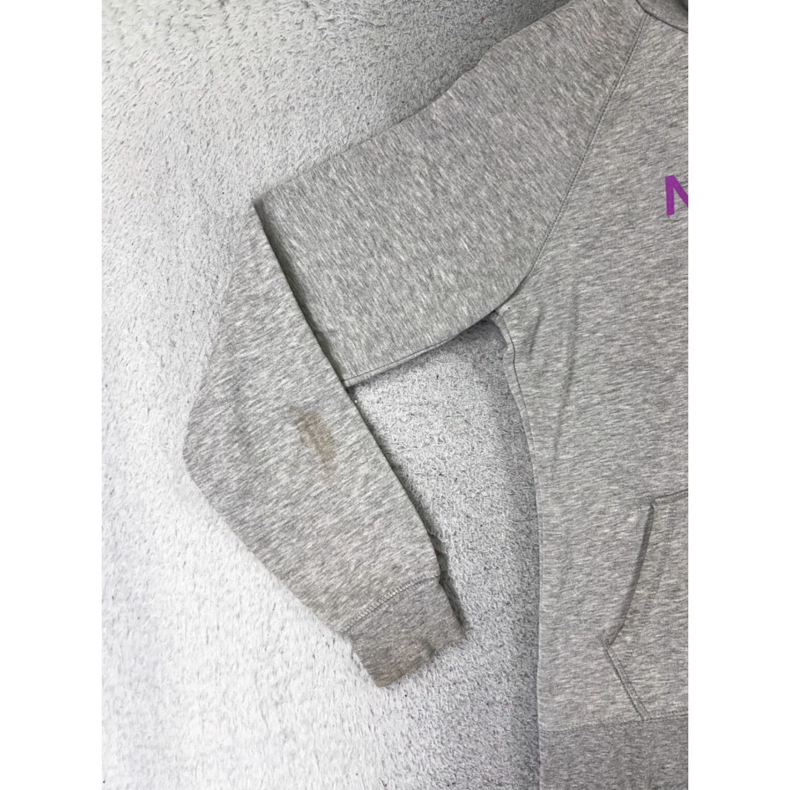 The North Face The North Face Hoodie Mens Medium Gray Purple Pullover Logo Cotton Regular Fit Front Pockets 34in Chest - Vintage: No Size M / US 6-8 / IT 42-44 - 3 Thumbnail