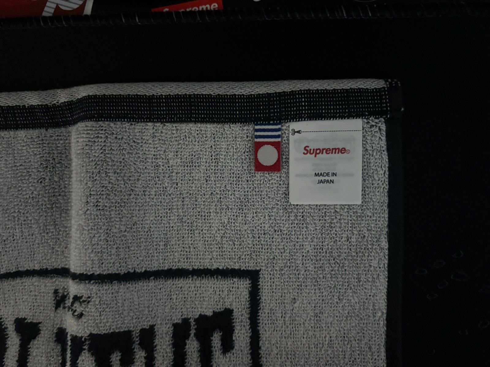 Supreme Supreme Square Mini Towel (Black) Size ONE SIZE - 3 Thumbnail