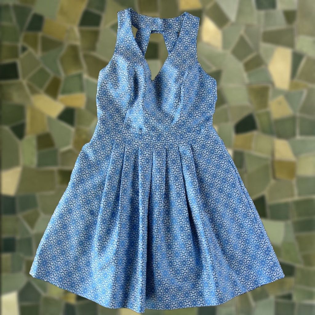 VINTAGE Banana Republic Blue White Floral Sleeveless V-Neck Pleated Halter  Dress 2P - smknbbu.sch.id