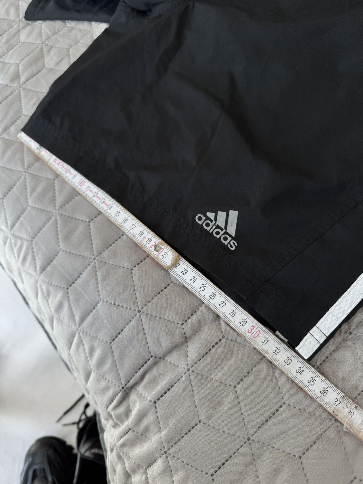 Adidas × Vintage Vintage Adidas shorts streetwear y2k style casual Size US 32 / EU 48 - 17 Thumbnail