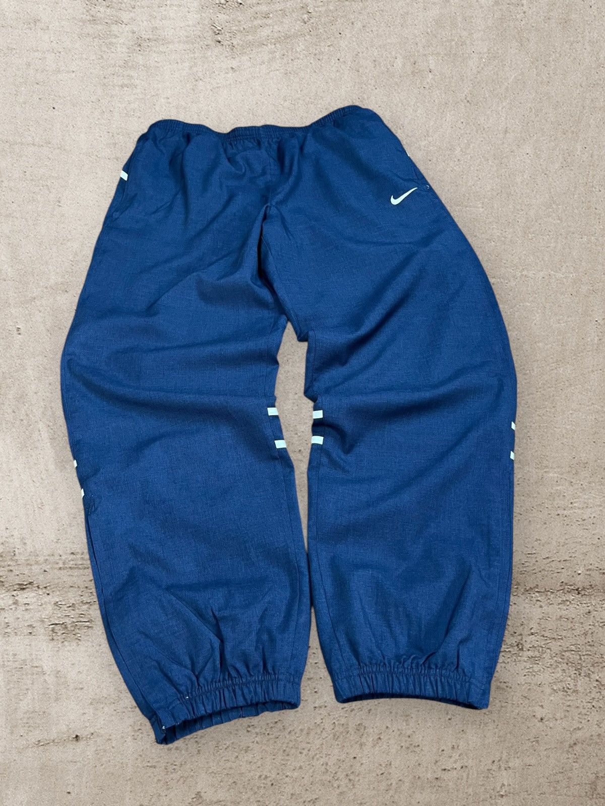 Nike × Vintage Vintage 90s NIKE Navy Tarck Pants Swoosh Sweatpants XL Size US 36 / EU 52 - 2 Thumbnail