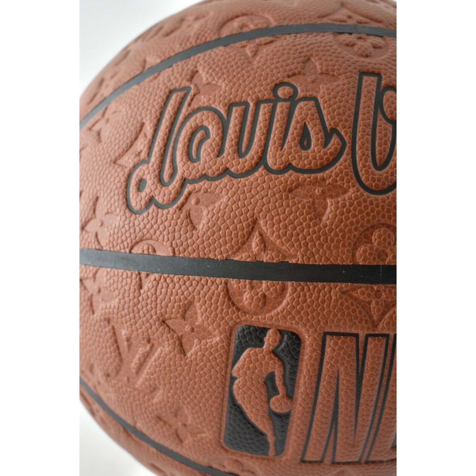 Louis Vuitton Louis Vuitton LV X NBA Basketball Logo Sporting Piece GI0665 Size ONE SIZE - 5 Thumbnail