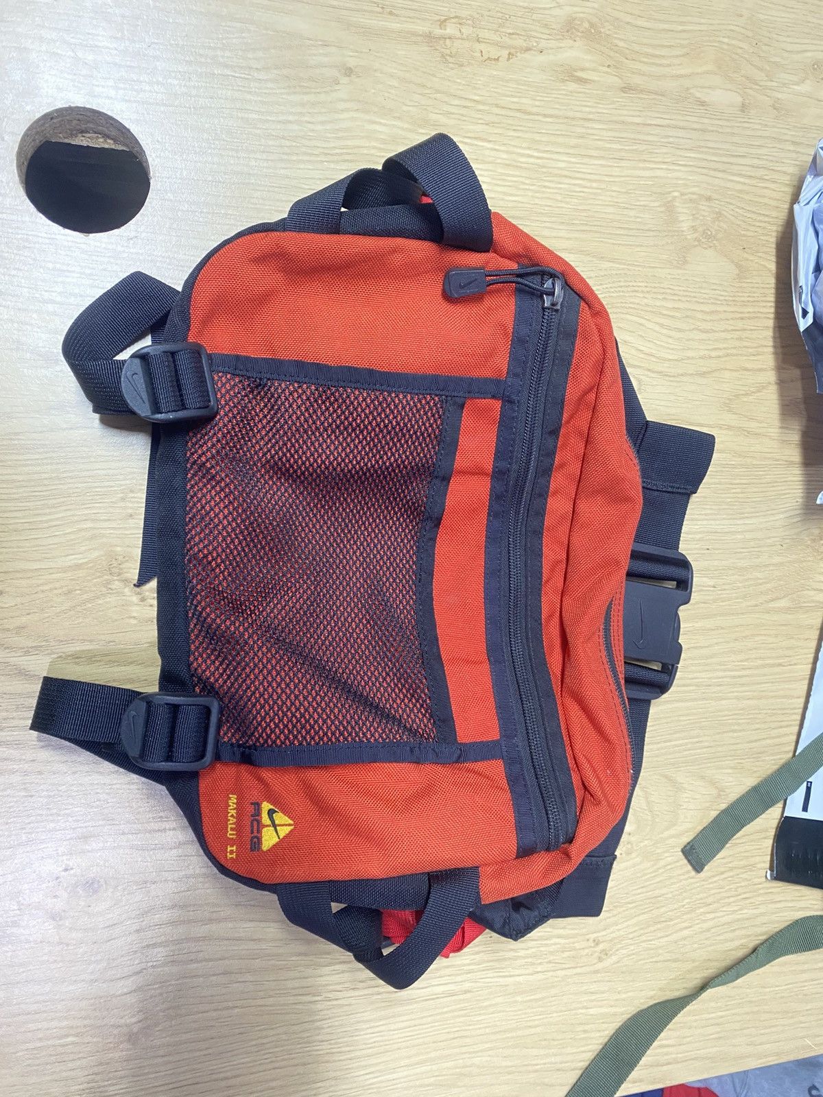 Nike Vintage Nike ACG Waist Bag /porch Bag Red Navy Mesh Pocket Size ONE SIZE - 14 Thumbnail