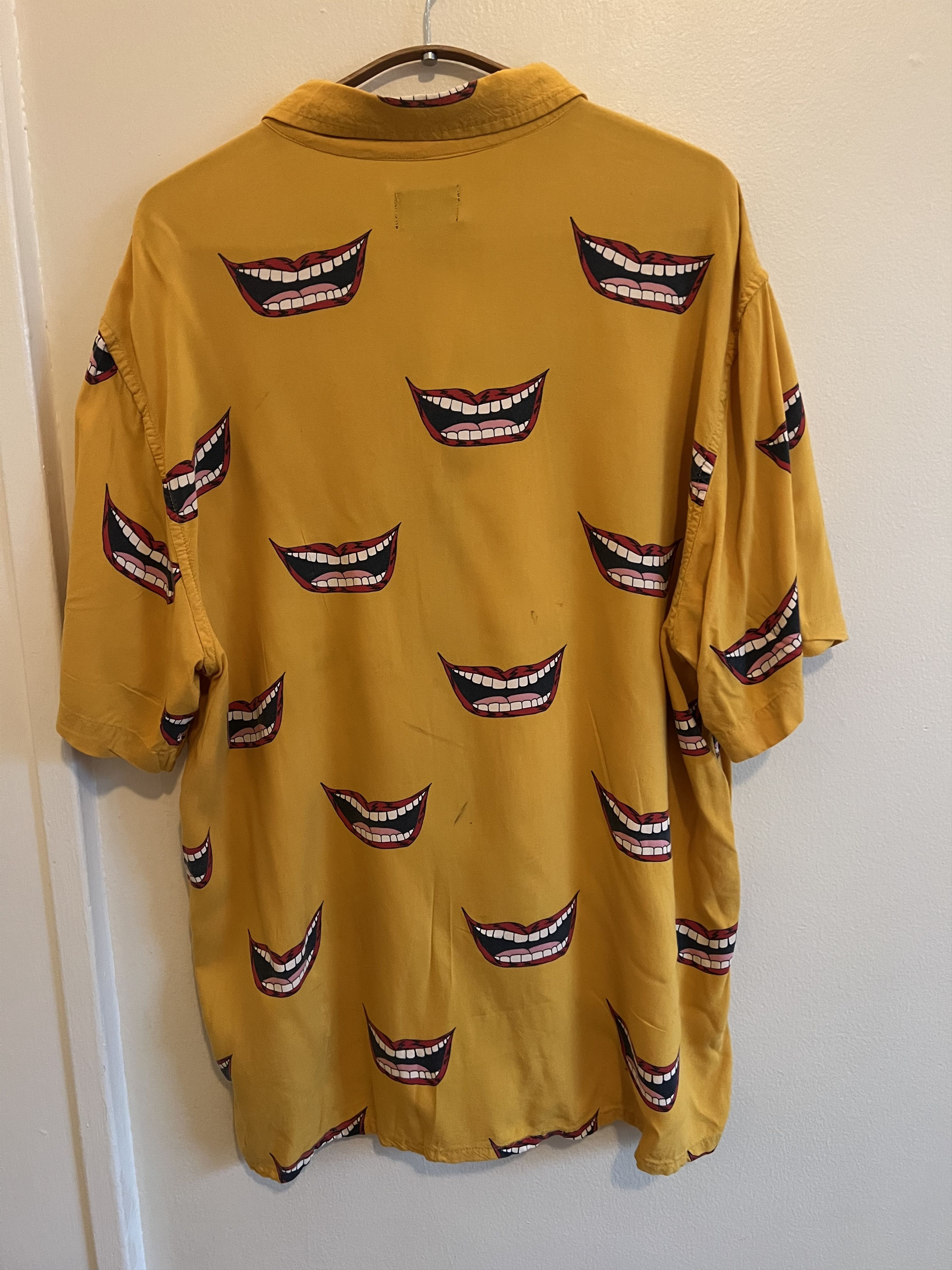 Obey Easy Lips Smile Shirt + Matching socks! Size US L / EU 52-54 / 3 - 3 Thumbnail