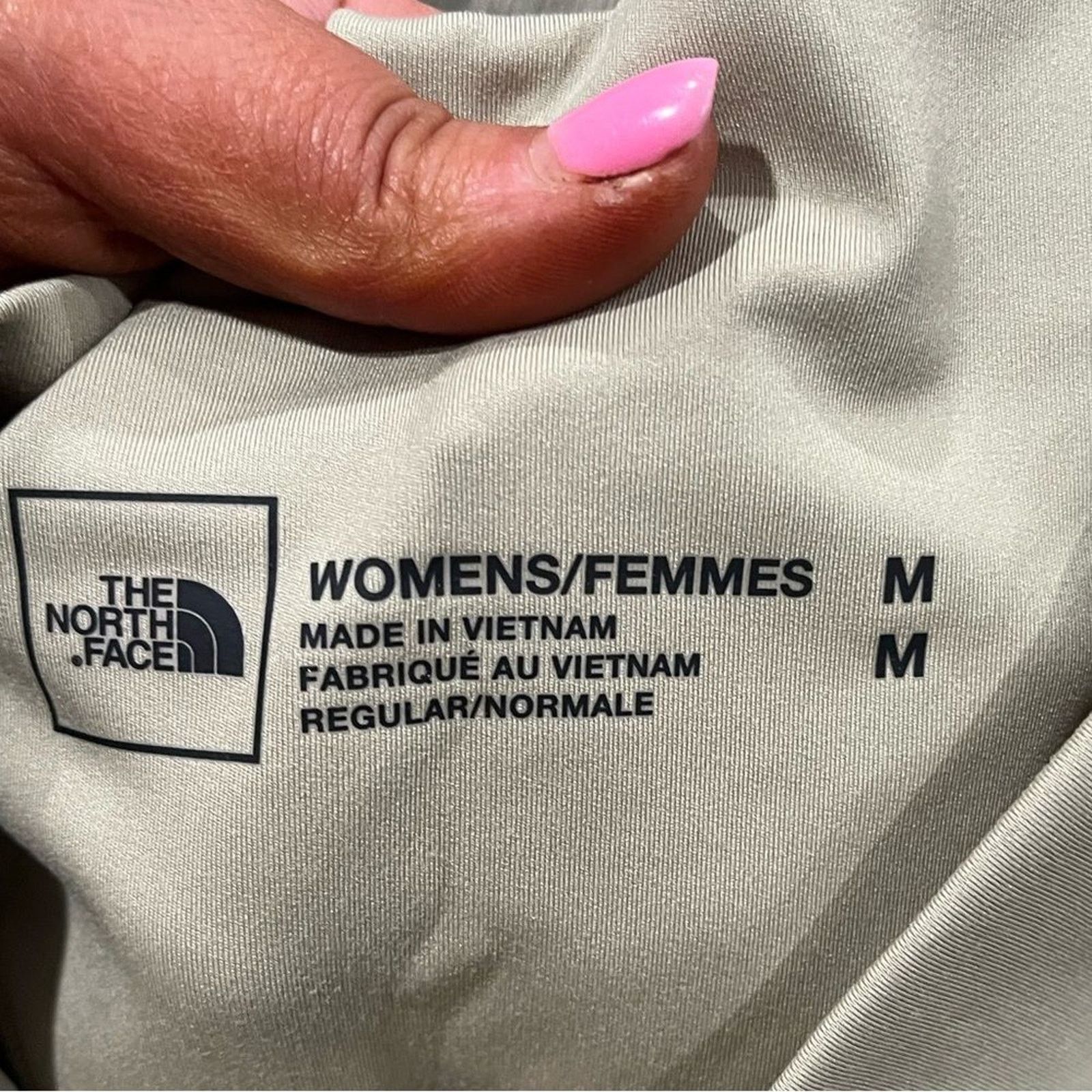 The North Face NWOT The North Face Motivation High-Rise Pocket Shorts 9" Size 28" / US 6 / IT 42 - 3 Thumbnail