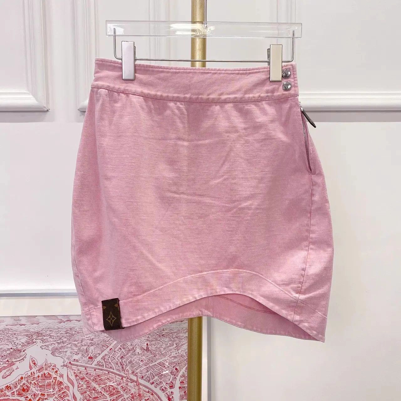 Louis Vuitton Louis Vuitton Pink Irregular Skirt S Size 26" / US 2 / IT 38 - 2 Thumbnail