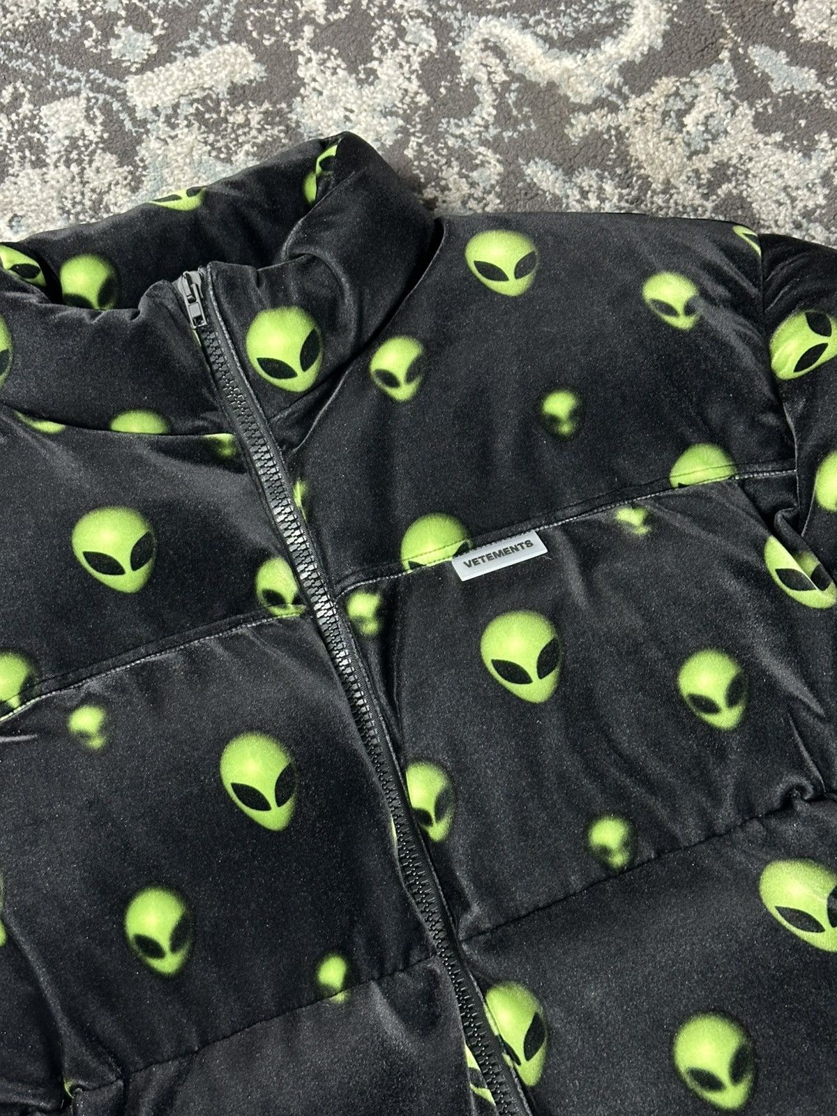 Vetements Vetements Alien Puffer Jacket Size US L / EU 52-54 / 3 - 3 Thumbnail