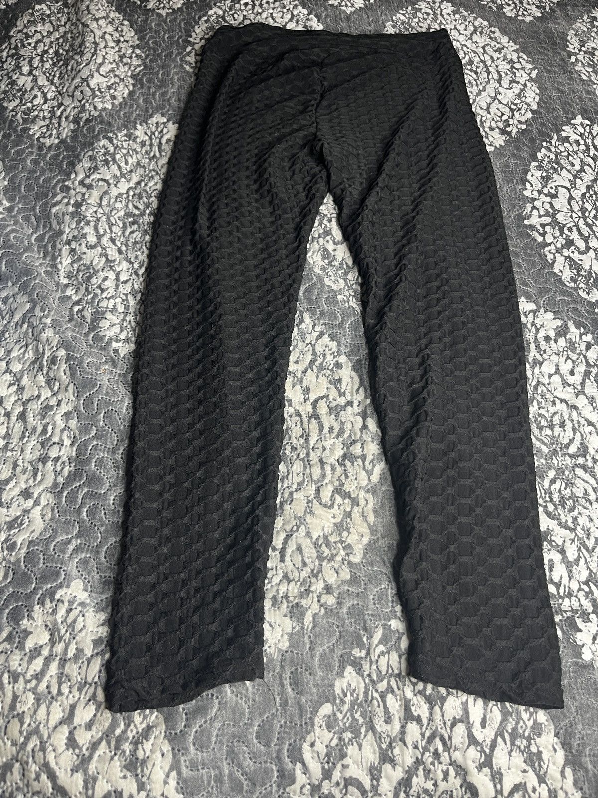 Other High-Rise Black Textured Leggings Size 42" / US 20 - 6 Thumbnail