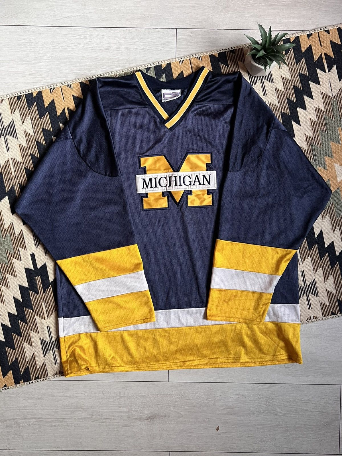 Ccm Vintage Michigan Crable Sportswear Hockey Jarsey Size US L / EU 52-54 / 3 - 4 Thumbnail