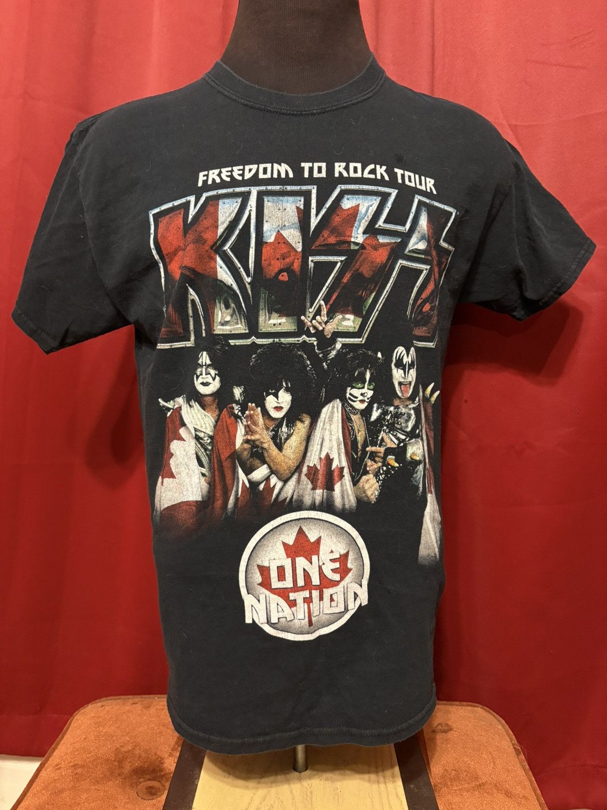 Band Tees KISS Band Tshirt Y2K Canada Concert Tour Grail Size US L / EU 52-54 / 3 - 1 Thumbnail