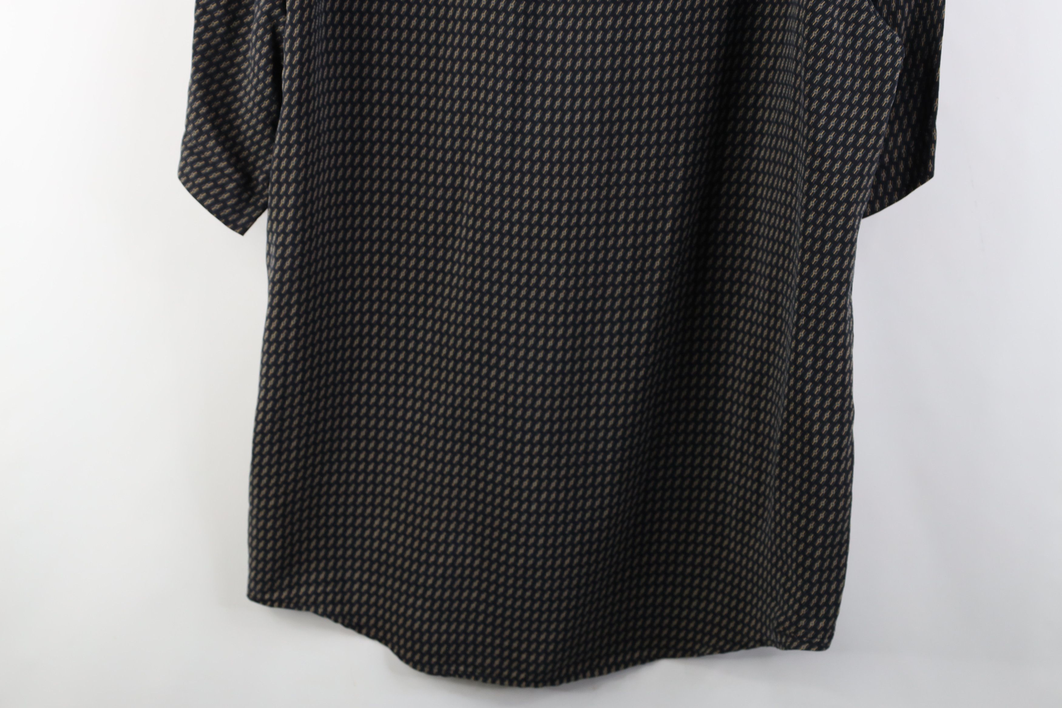 Vintage Vintage 90s Streetwear Short Sleeve Collared Button Shirt Size US M / EU 48-50 / 2 - 10 Thumbnail