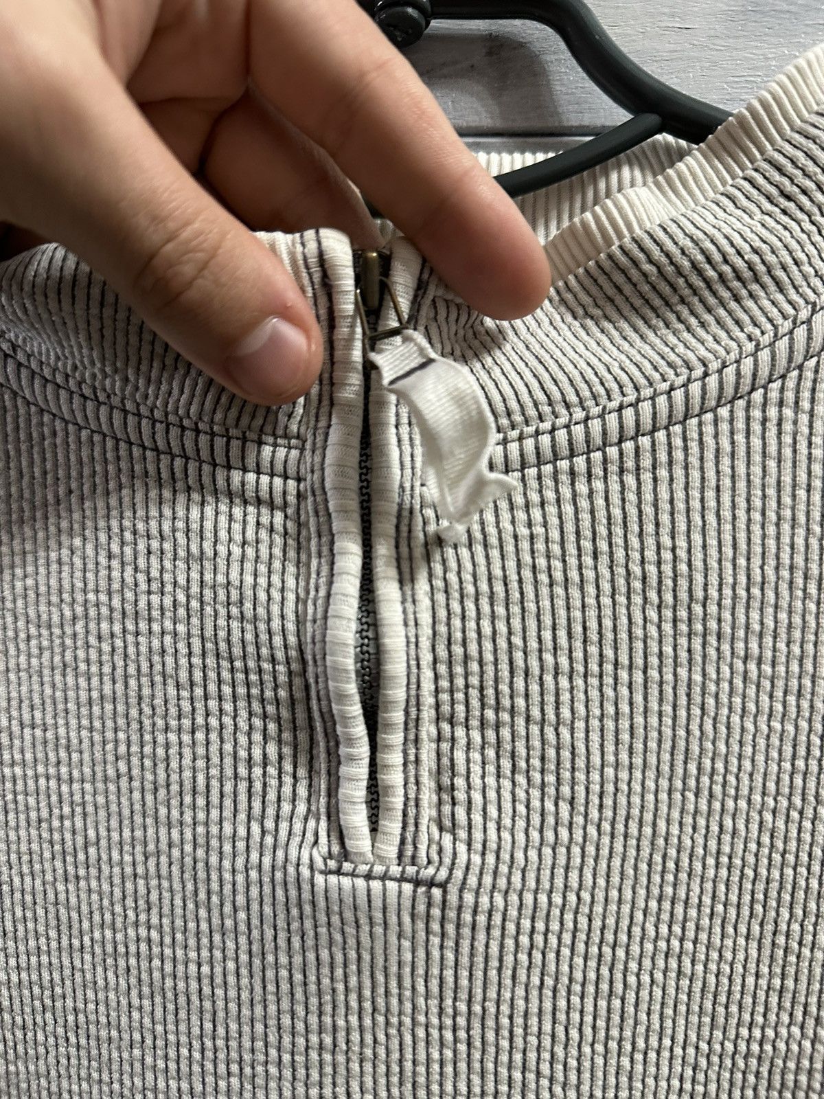 Nike Rare Vintage Zip Ripped Zip Sweatshirt Nike 90’ Swoosh Size M / US 6-8 / IT 42-44 - 3 Thumbnail