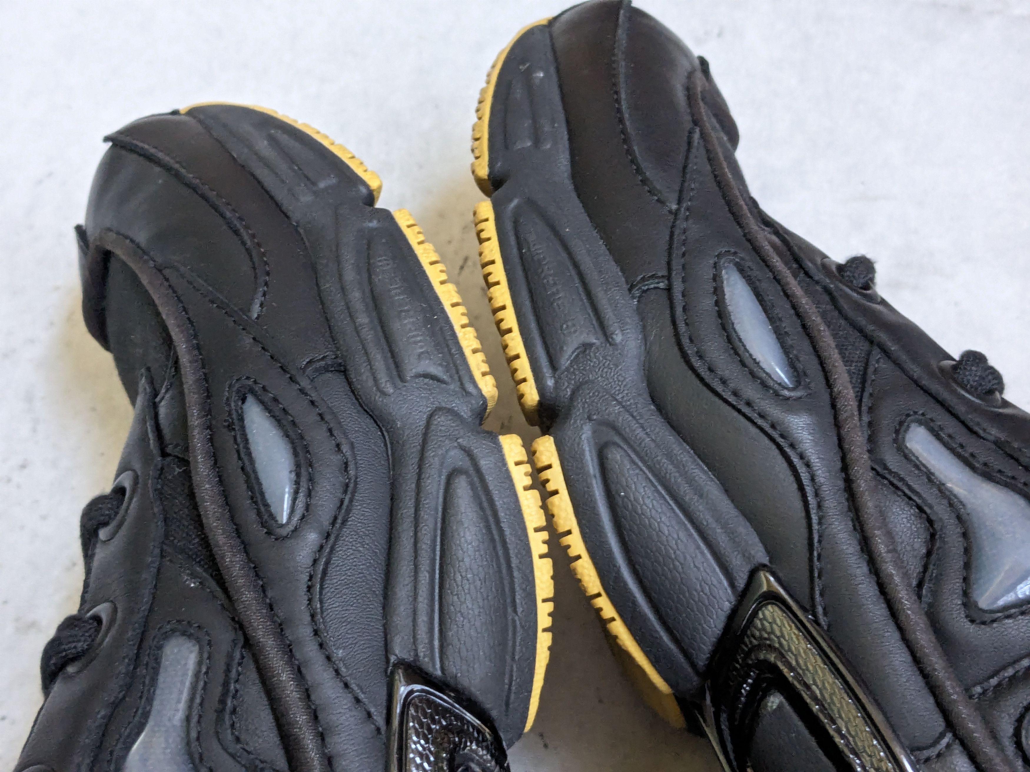 Raf Simons Adidas x Raf Simons Ozweego Black Corn 9 BB6741 Size US 9 / EU 42 - 11 Thumbnail