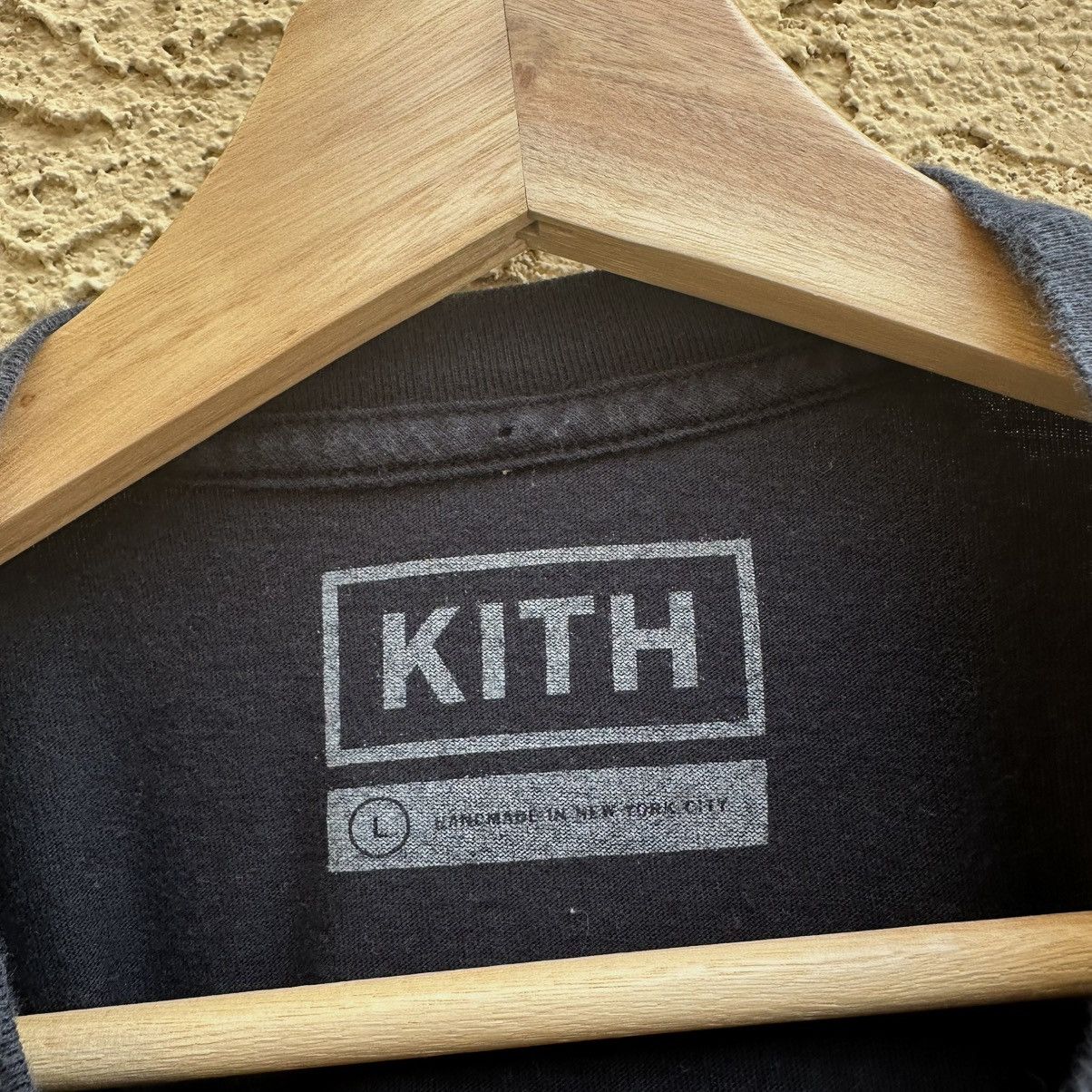 Kith Kith Stripes Logo Tee Shirt Black Size Large Size US L / EU 52-54 / 3 - 3 Thumbnail