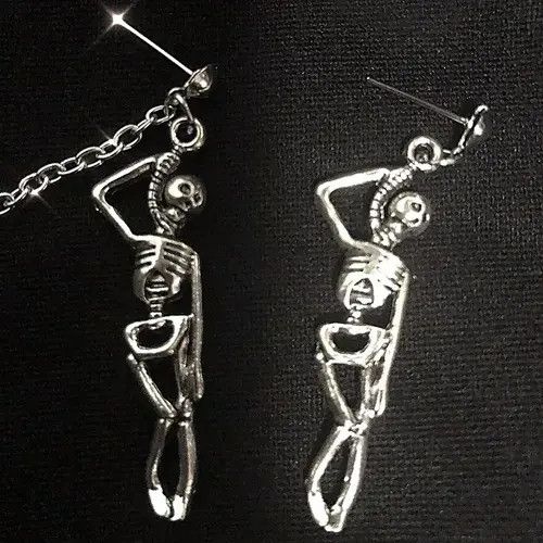Other Skull Skeleton Pendant Dangle Earrings Size ONE SIZE - 4 Thumbnail