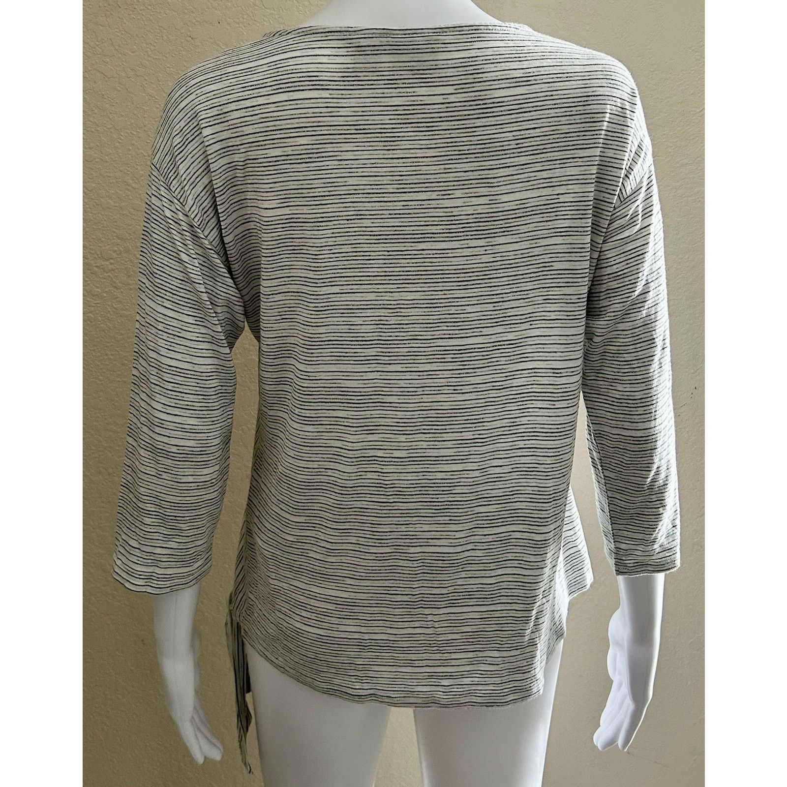Chicos Chico's | Women's Long Sleeve Knotted Hem Top | 0 Size XS / US 0-2 / IT 36-38 - 2 Thumbnail