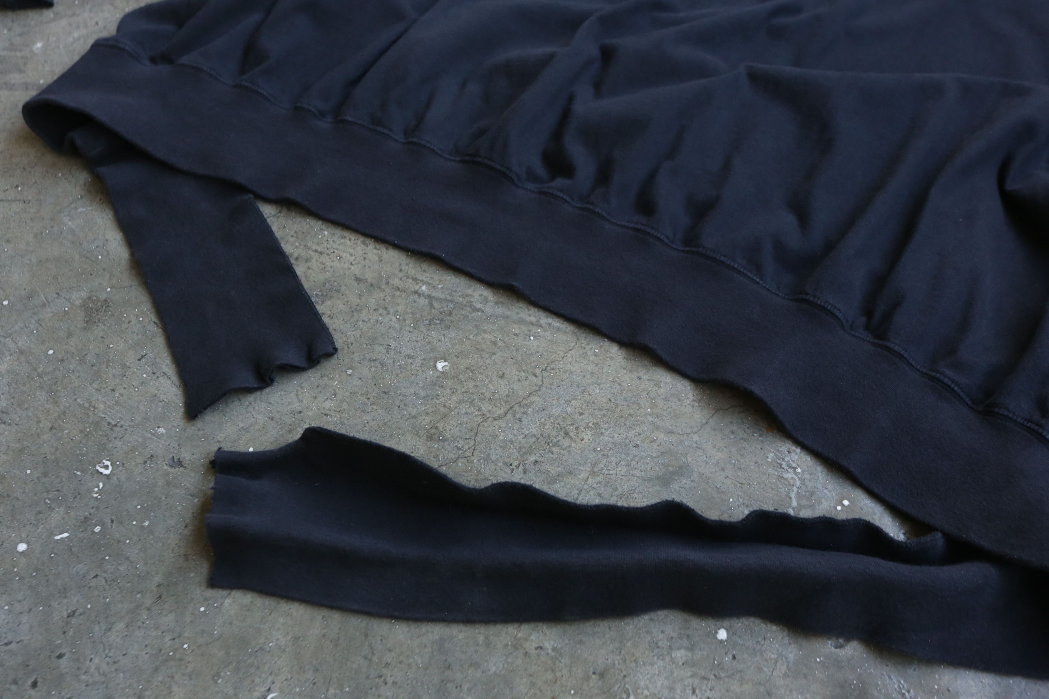 Vetements Vetements - S/S 18 - Cut-Out Sweater Size US L / EU 52-54 / 3 - 8 Thumbnail