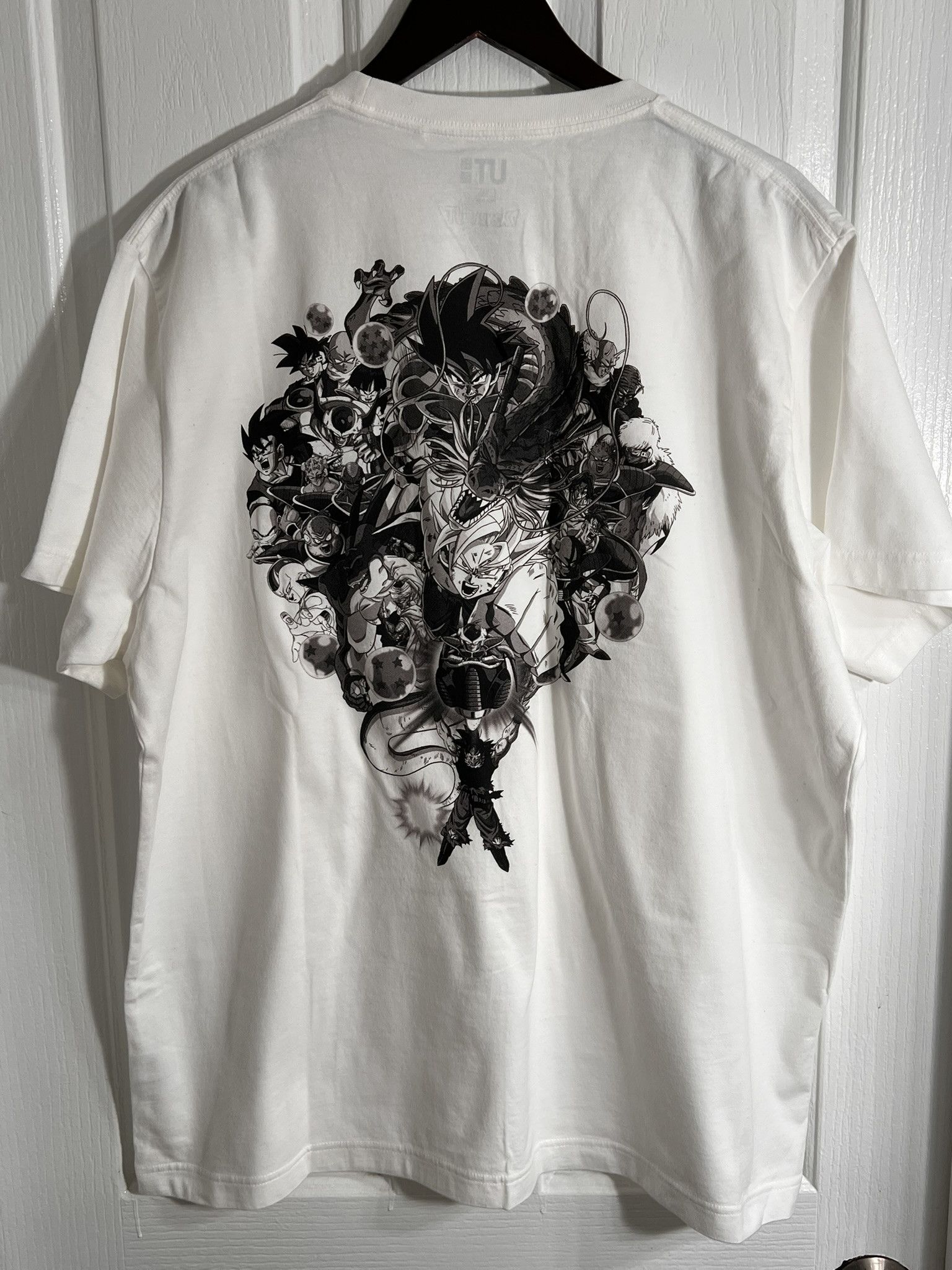 Uniqlo NEW UNIQLO Dragonball Graphic Short Sleeve Shirt White XXL Size US XXL / EU 58 / 5 - 6 Thumbnail
