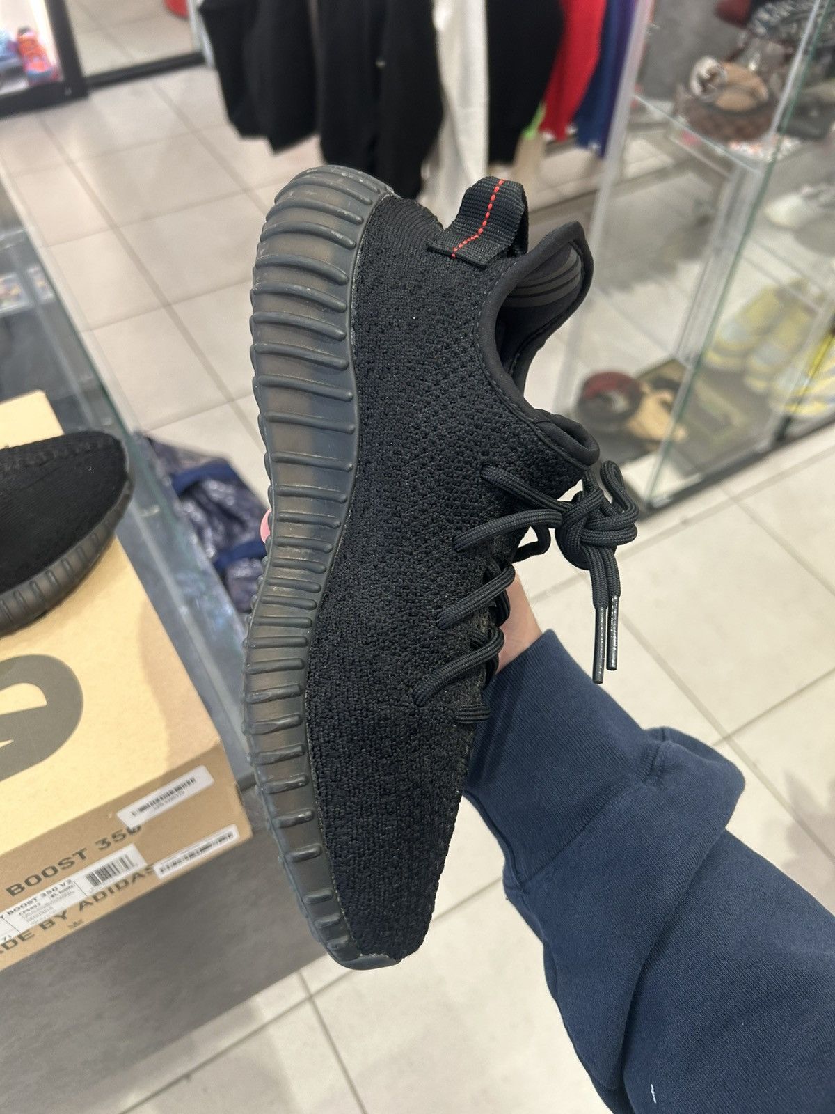 Yeezy Adidas Yeezy 350 bred Size US 8 / EU 41 - 4 Thumbnail