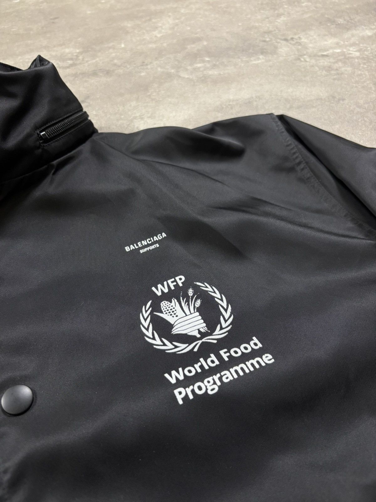 Balenciaga Balenciaga World Food Programme Windbreaker Jacket Size US M / EU 48-50 / 2 - 3 Thumbnail