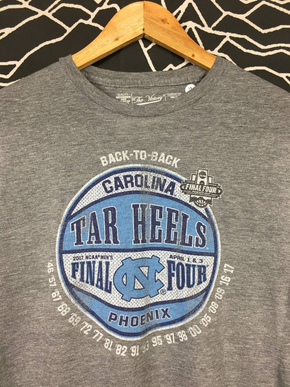 NCAA North Carolina Tar Heels 2017 NCAA Final Four Tri-Bleend Tee Size US M / EU 48-50 / 2 - 3 Thumbnail
