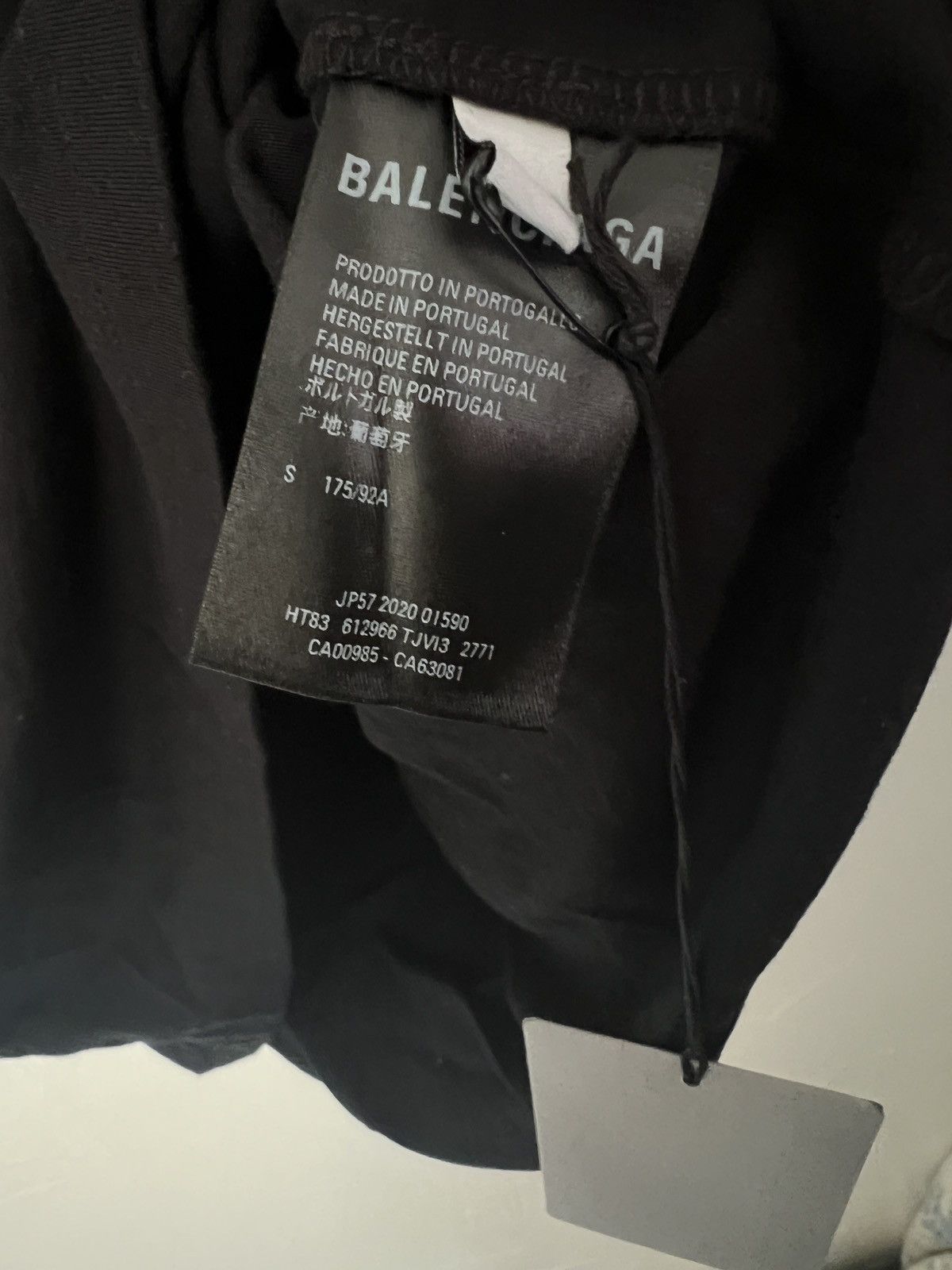 Balenciaga Balenciaga multi language logo t shirt Size US S / EU 44-46 / 1 - 5 Thumbnail